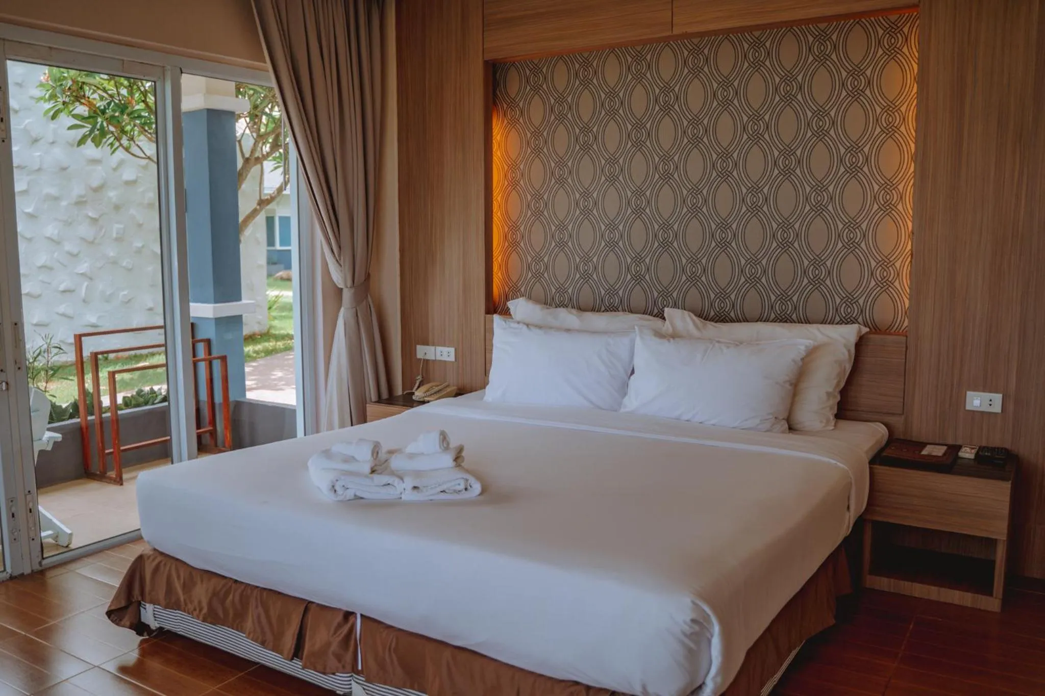 Bed in Chaolao Tosang Beach Hotel