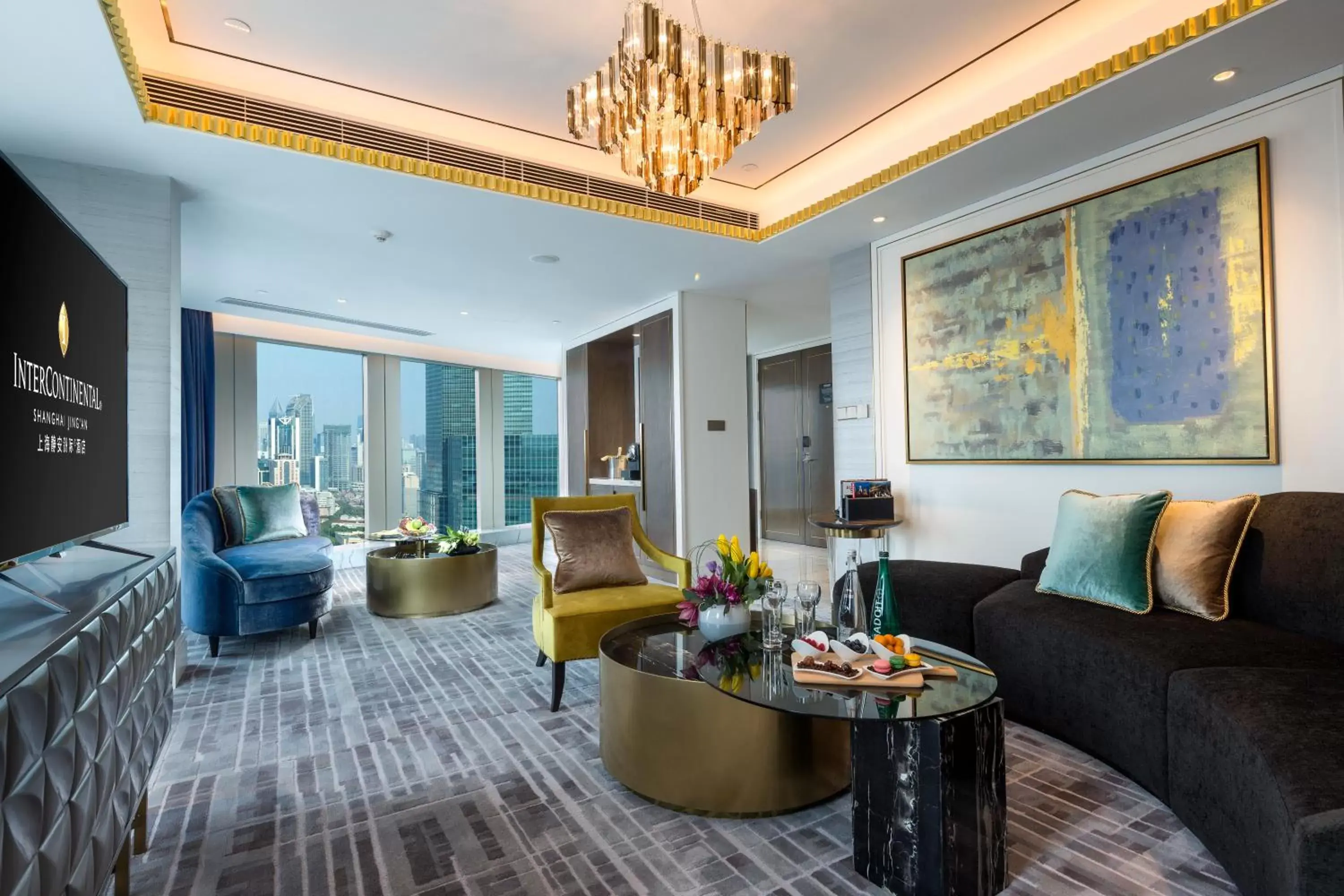 Living room, Seating Area in InterContinental Shanghai Jing' An, an IHG Hotel