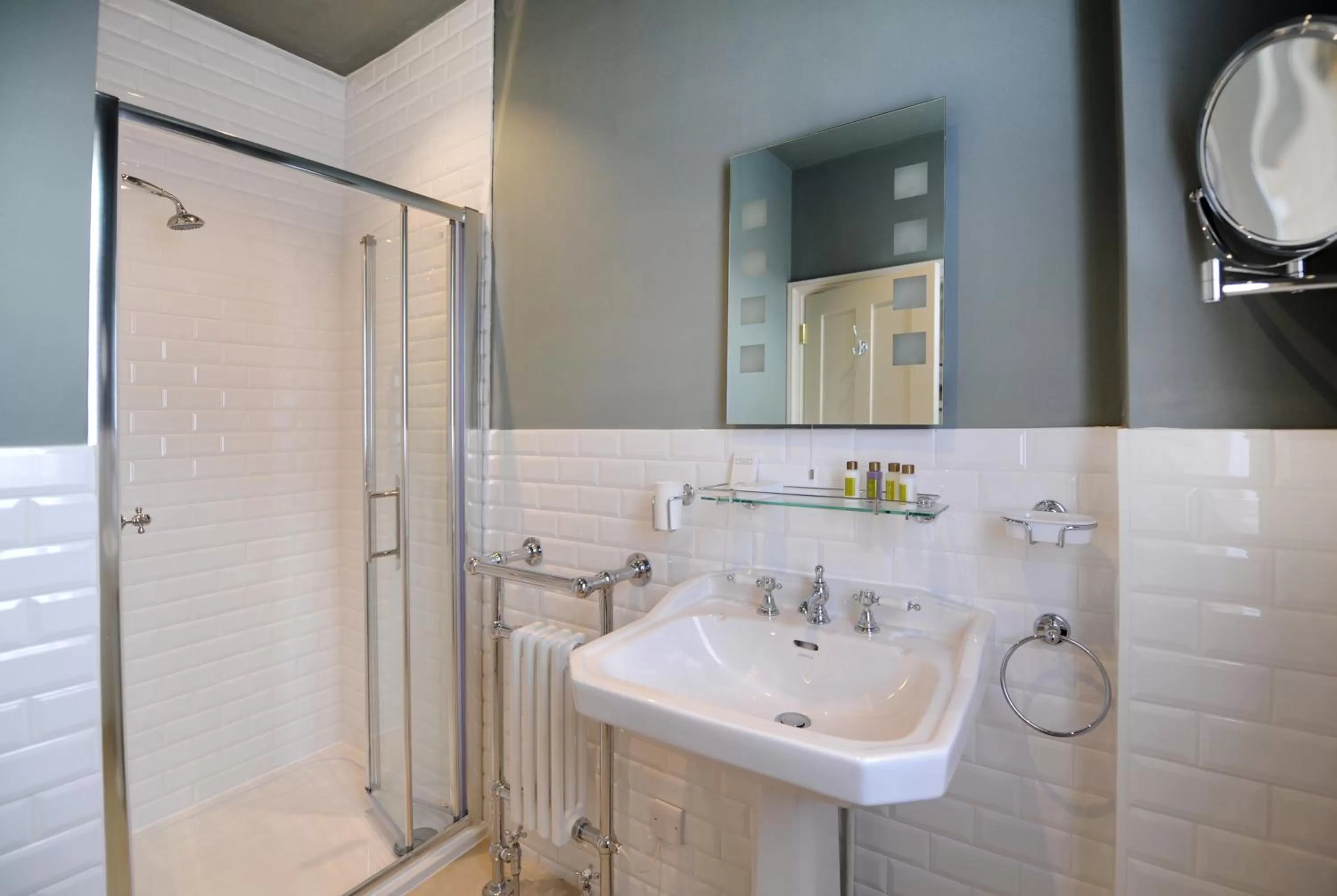 Bathroom in The Stag and Huntsman at Hambleden