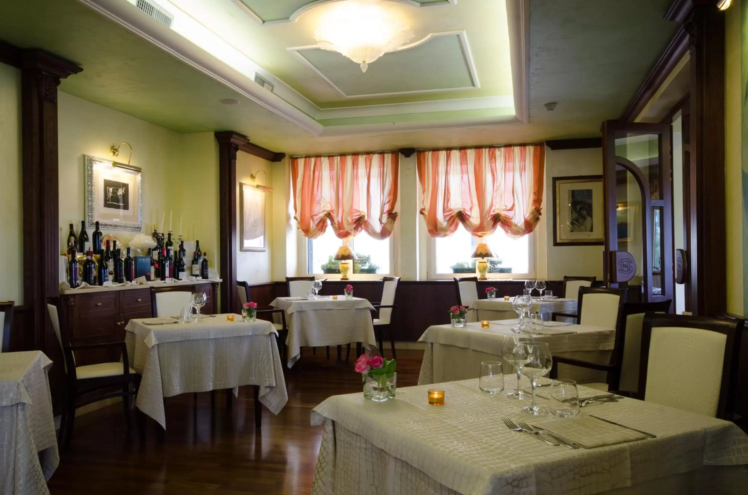 Restaurant/Places to Eat in Hotel Ovidius