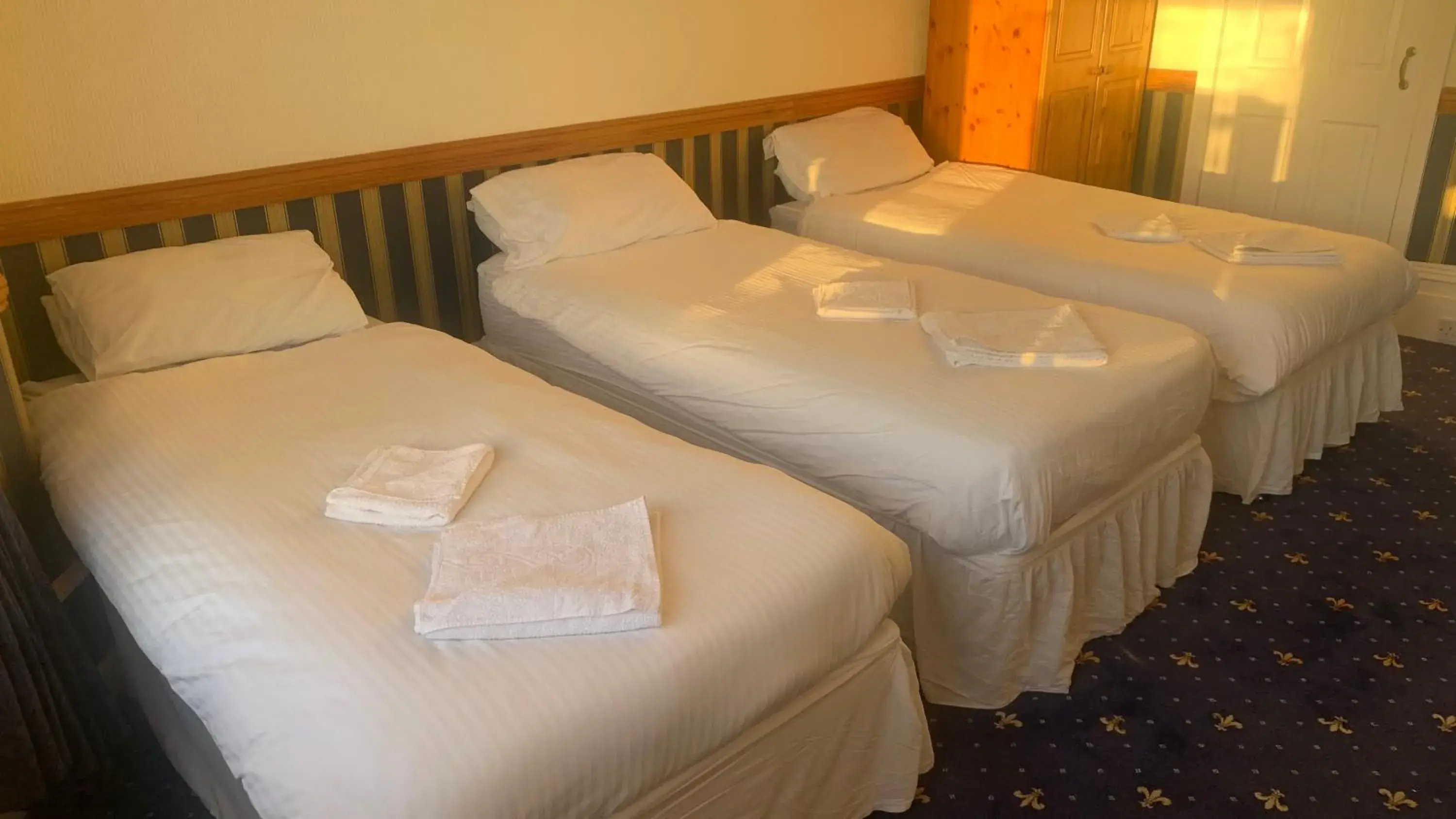 Bedroom, Bed in Canasta Hotel