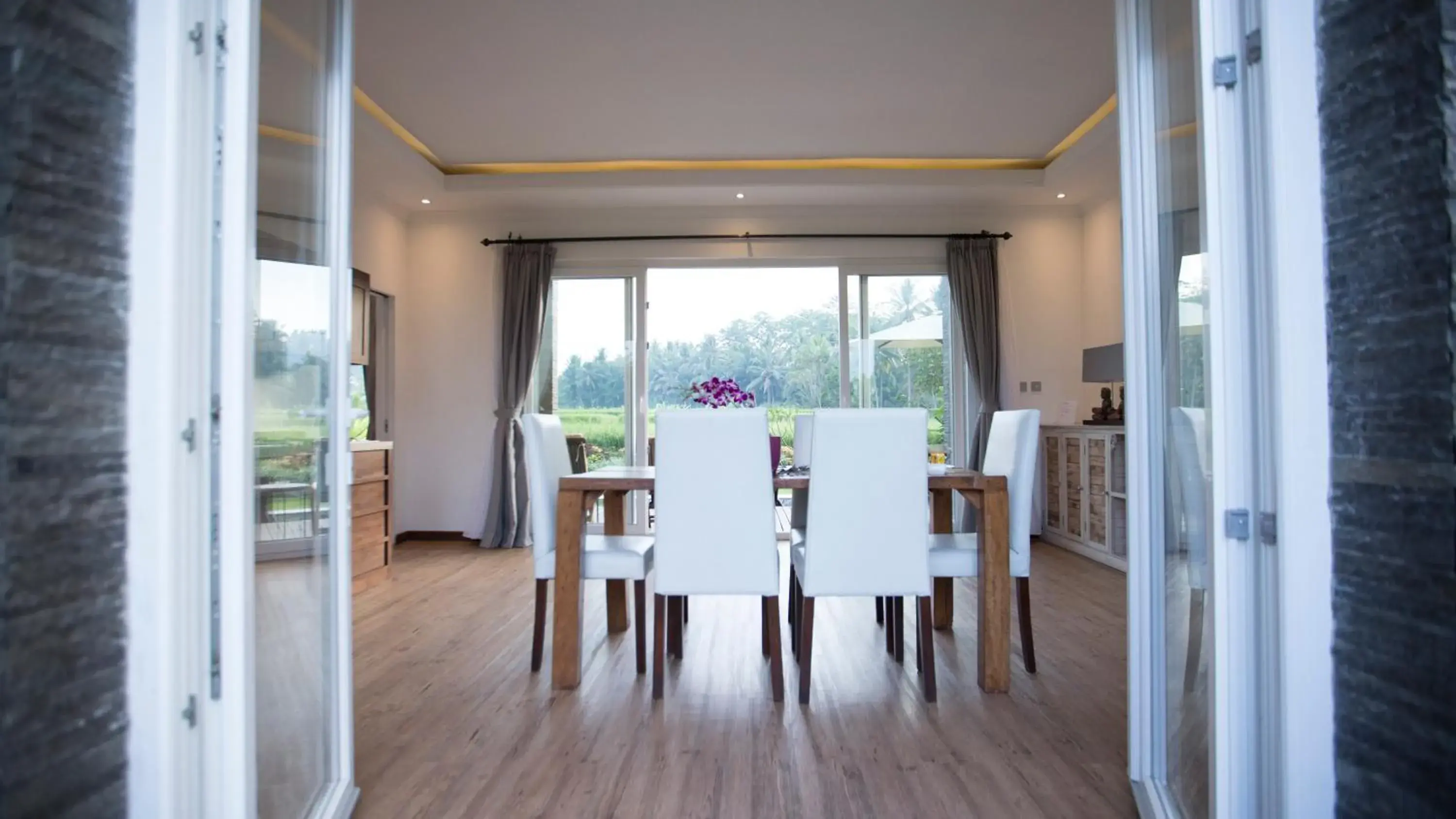 Dining Area in The Samara Villas & Restaurant