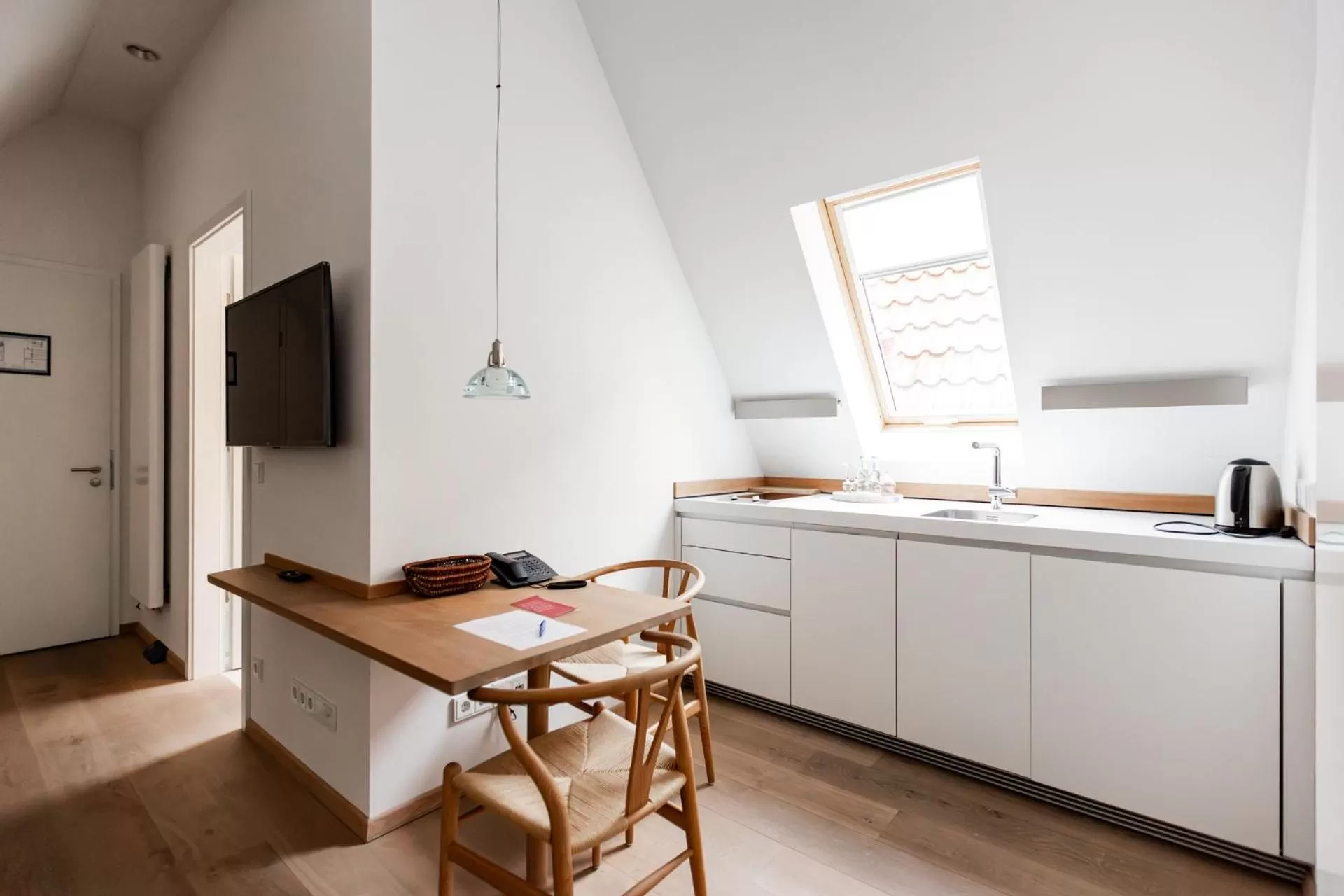 Kitchen or kitchenette in Hotel Stadt Kassel