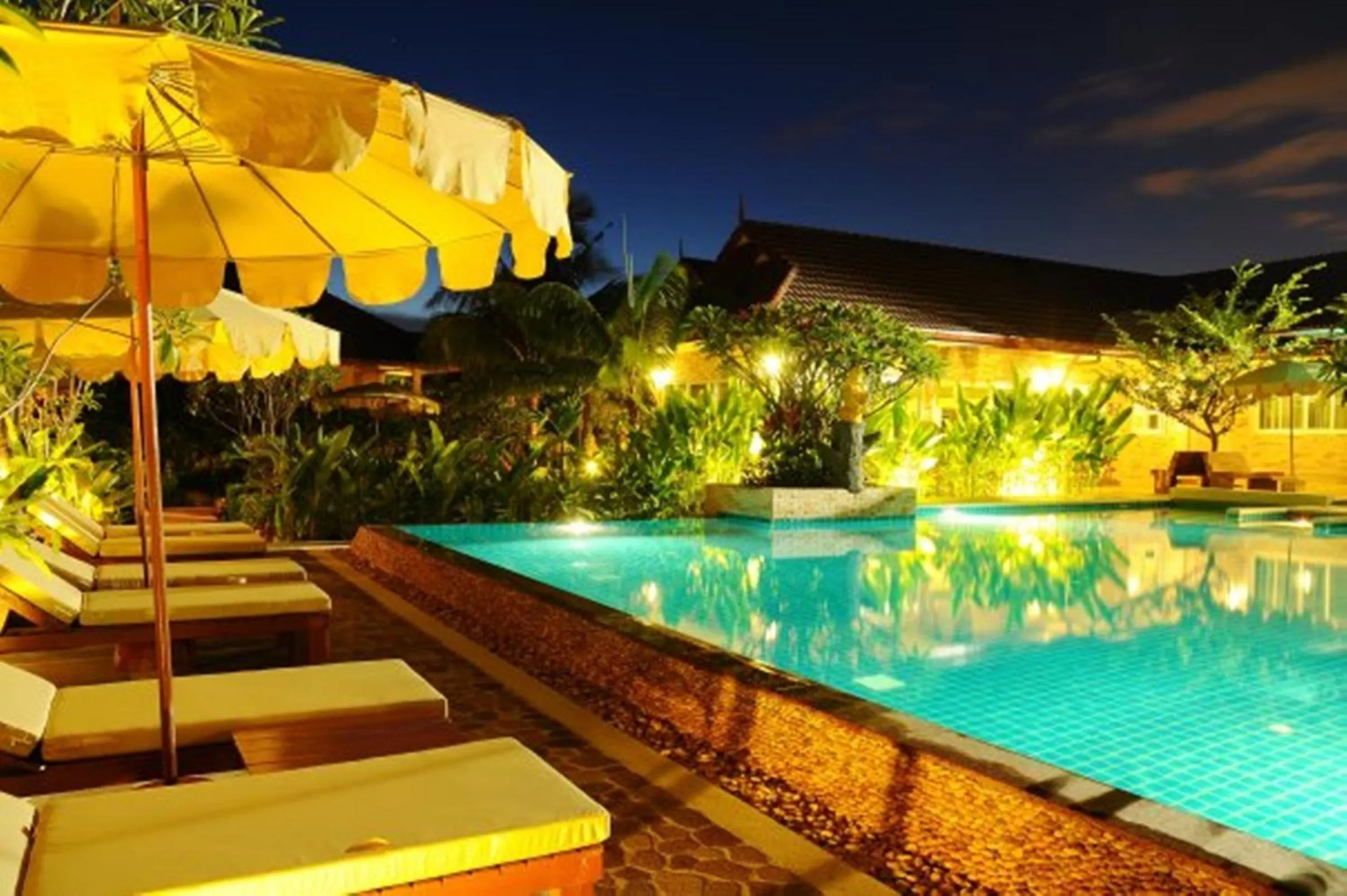 Swimming pool in Villa Wanida Garden Resort