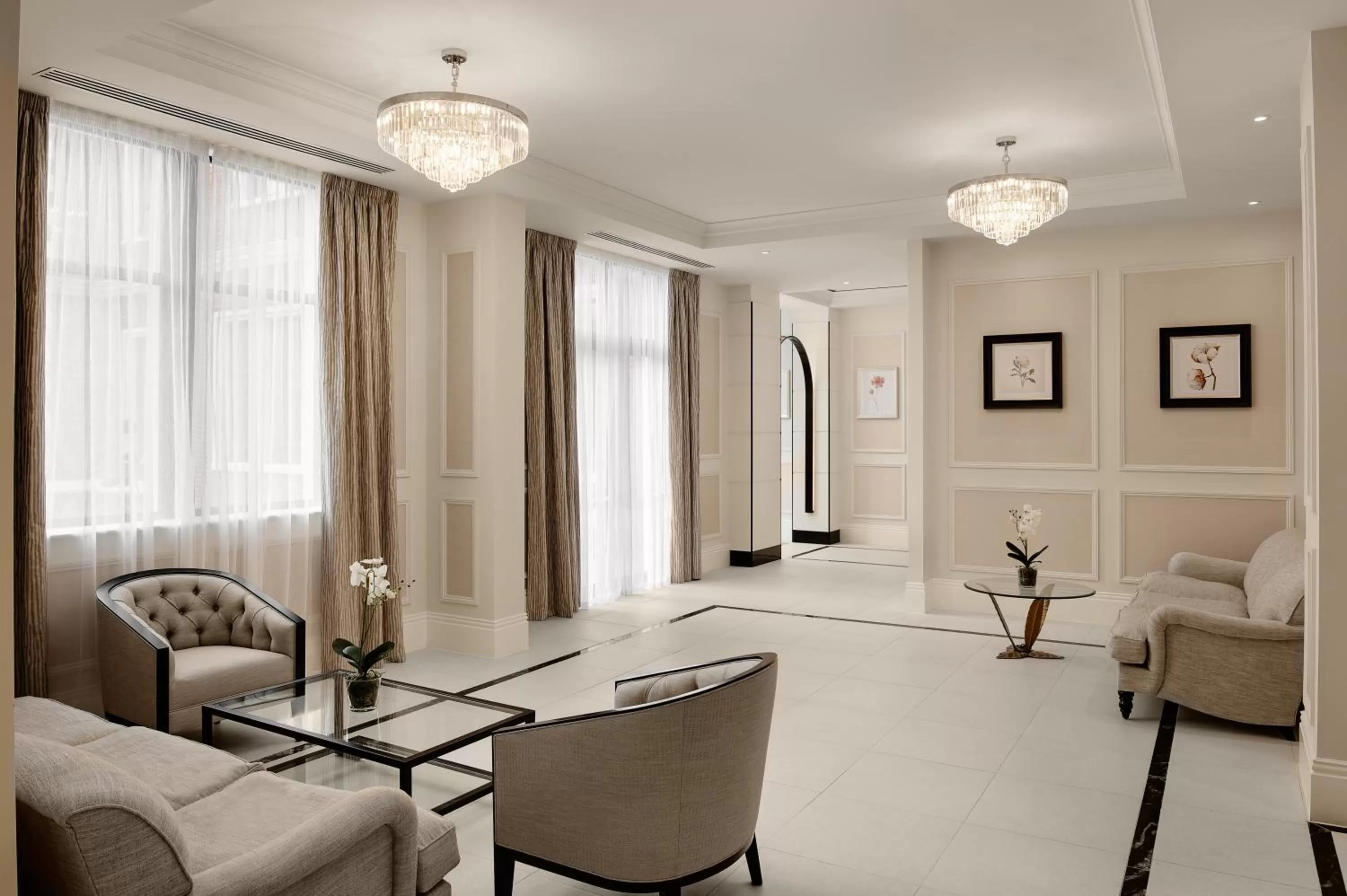 Seating area in Fairmont Windsor Park