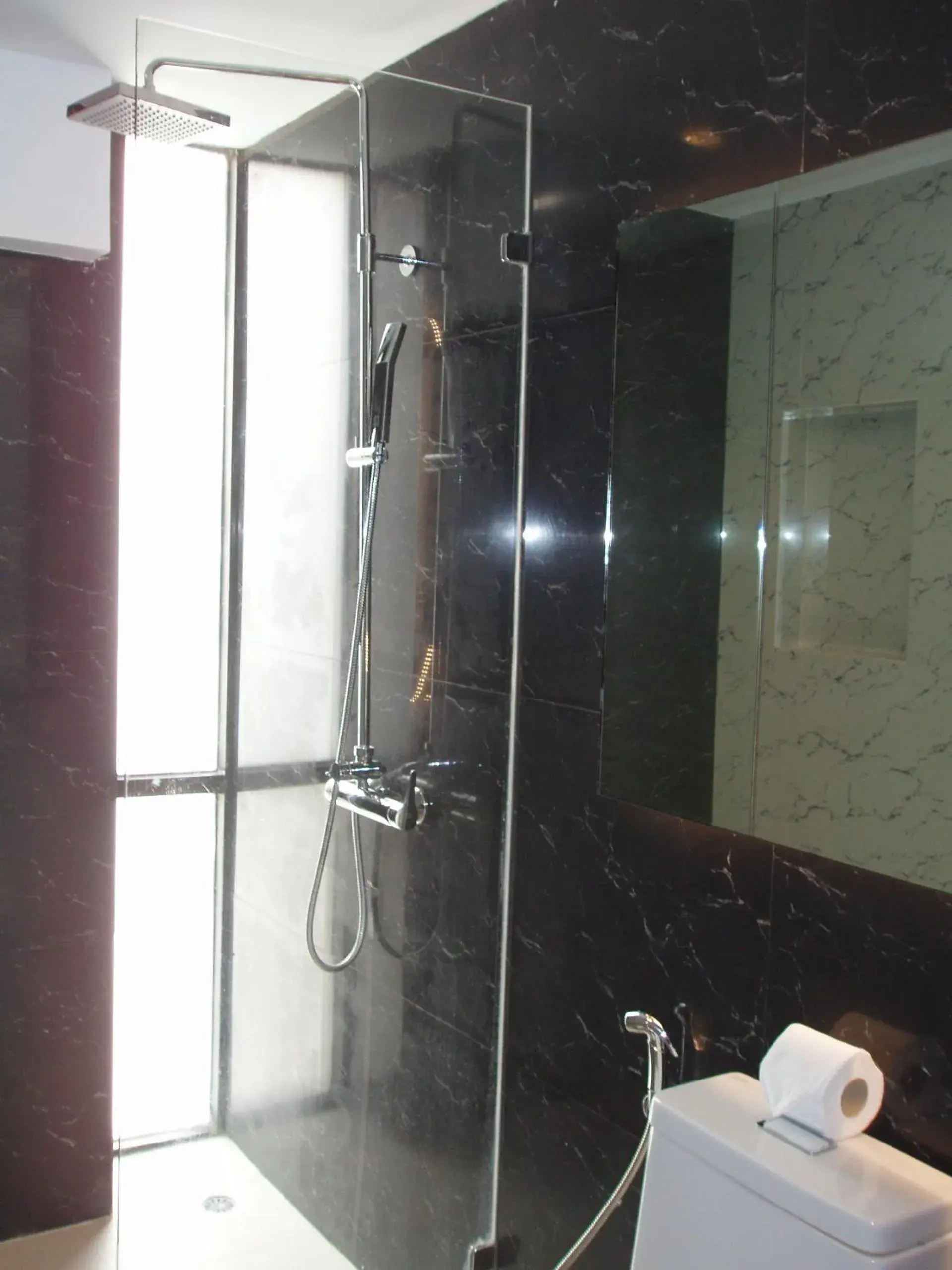 Bathroom in Sacha's Hotel Uno SHA