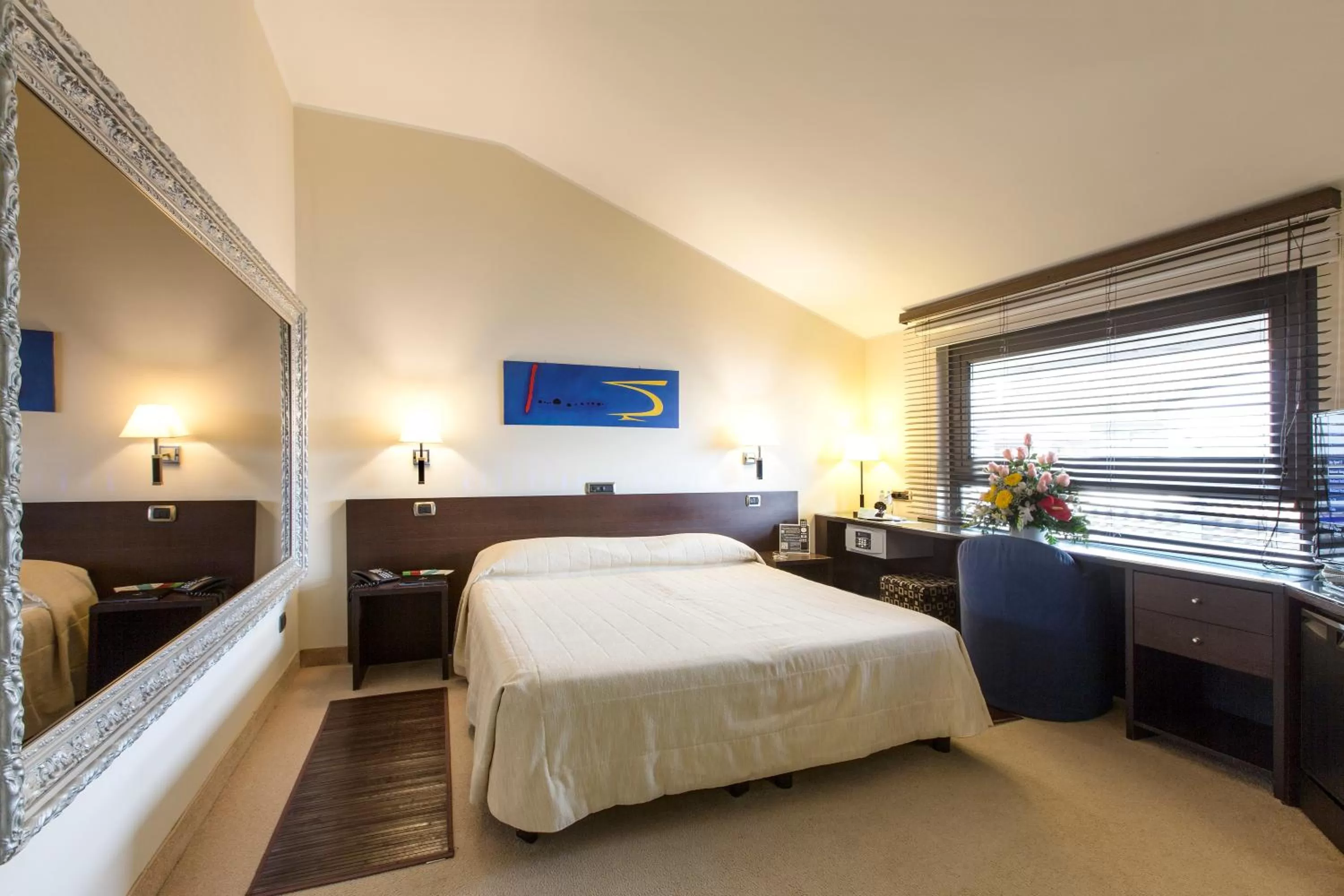 Photo of the whole room, Bed in Motel K