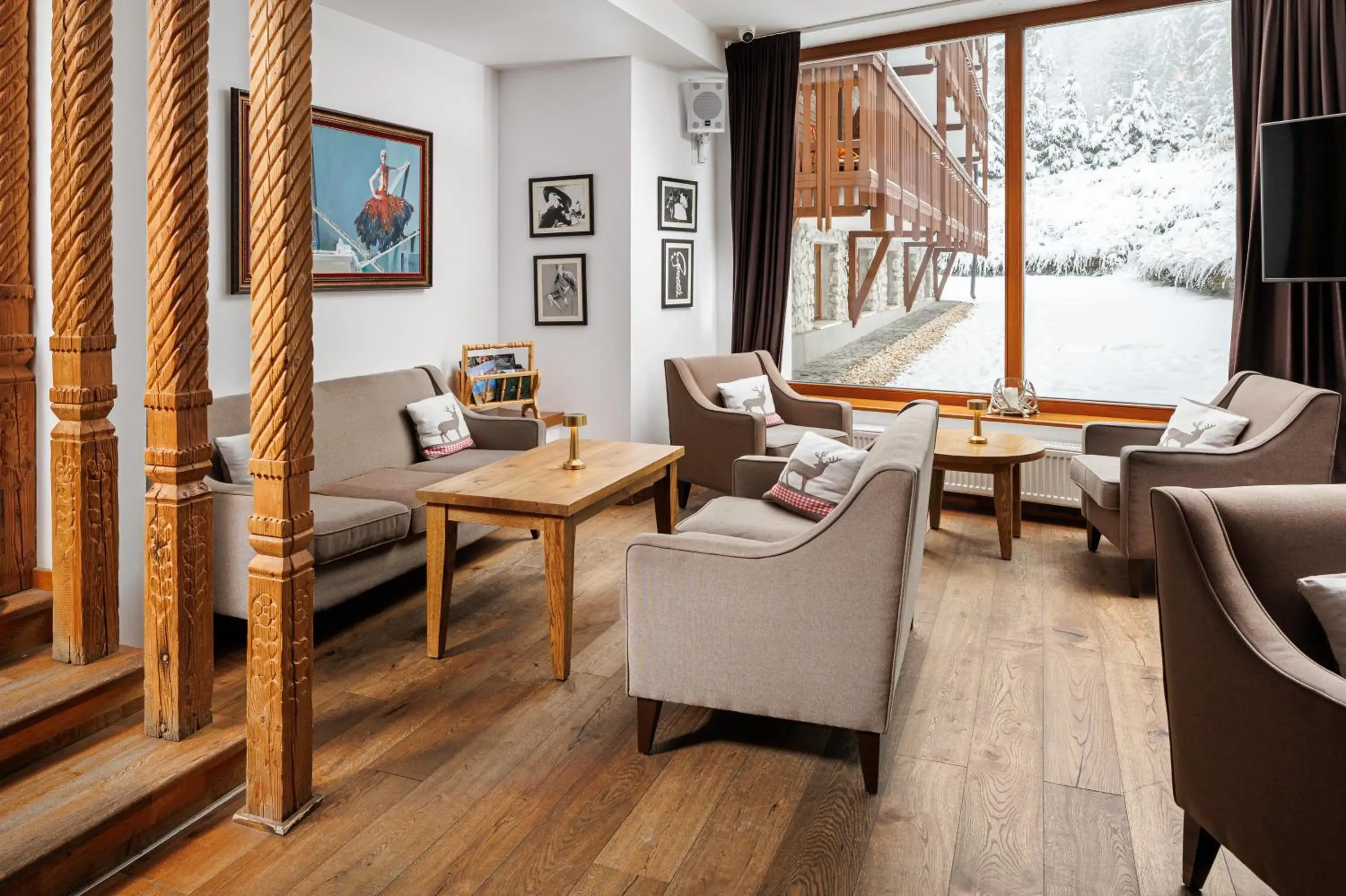 Lounge or bar, Seating Area in Teleferic Grand Hotel