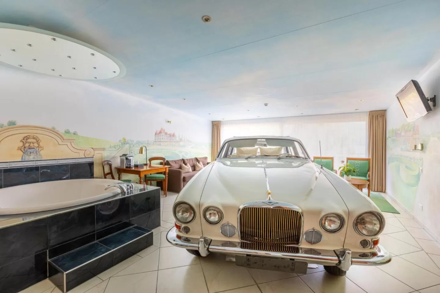 Bed in Swiss-Chalet Merlischachen - Romantik Schloss-Hotel am See