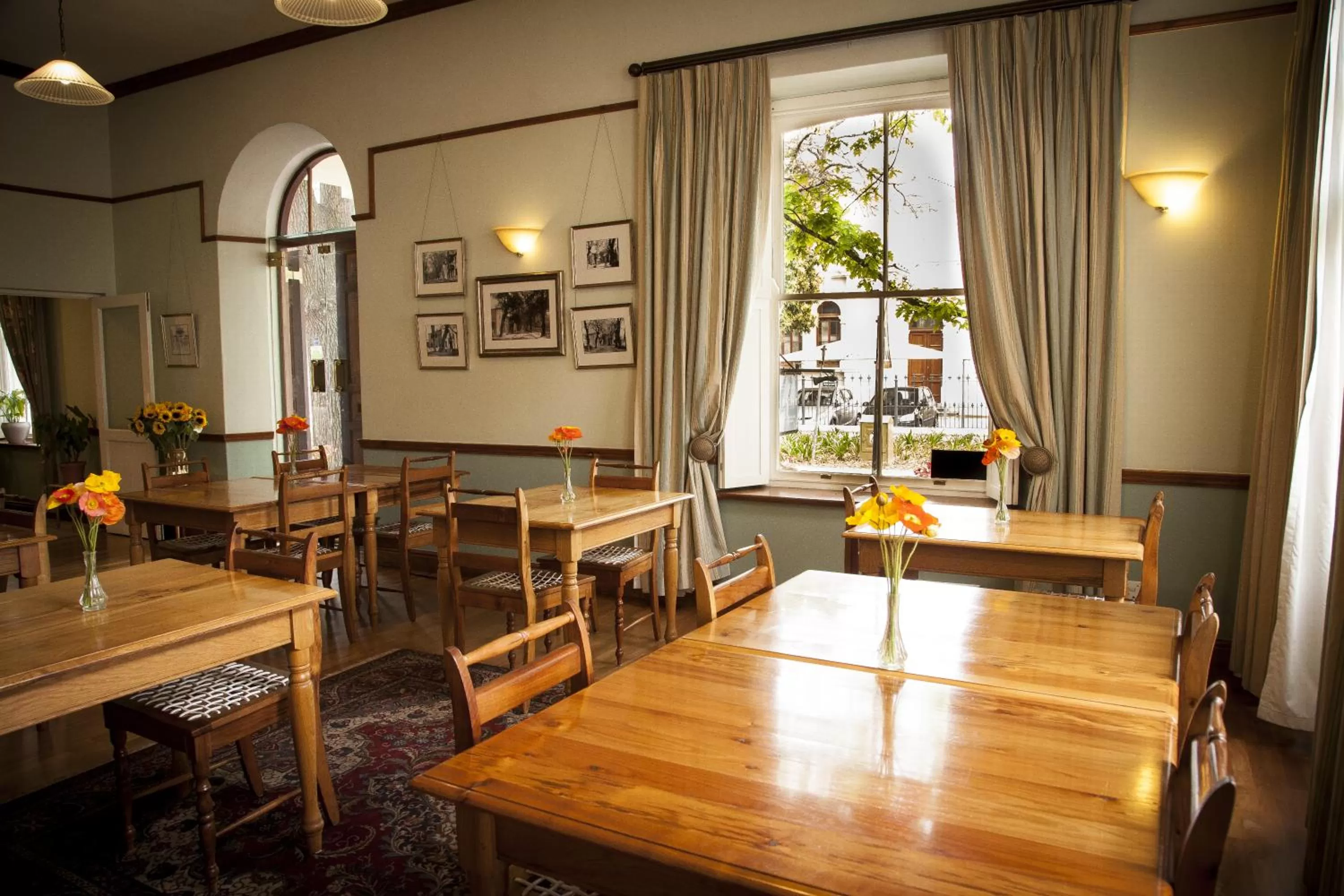 Restaurant/places to eat in Eendracht Hotel