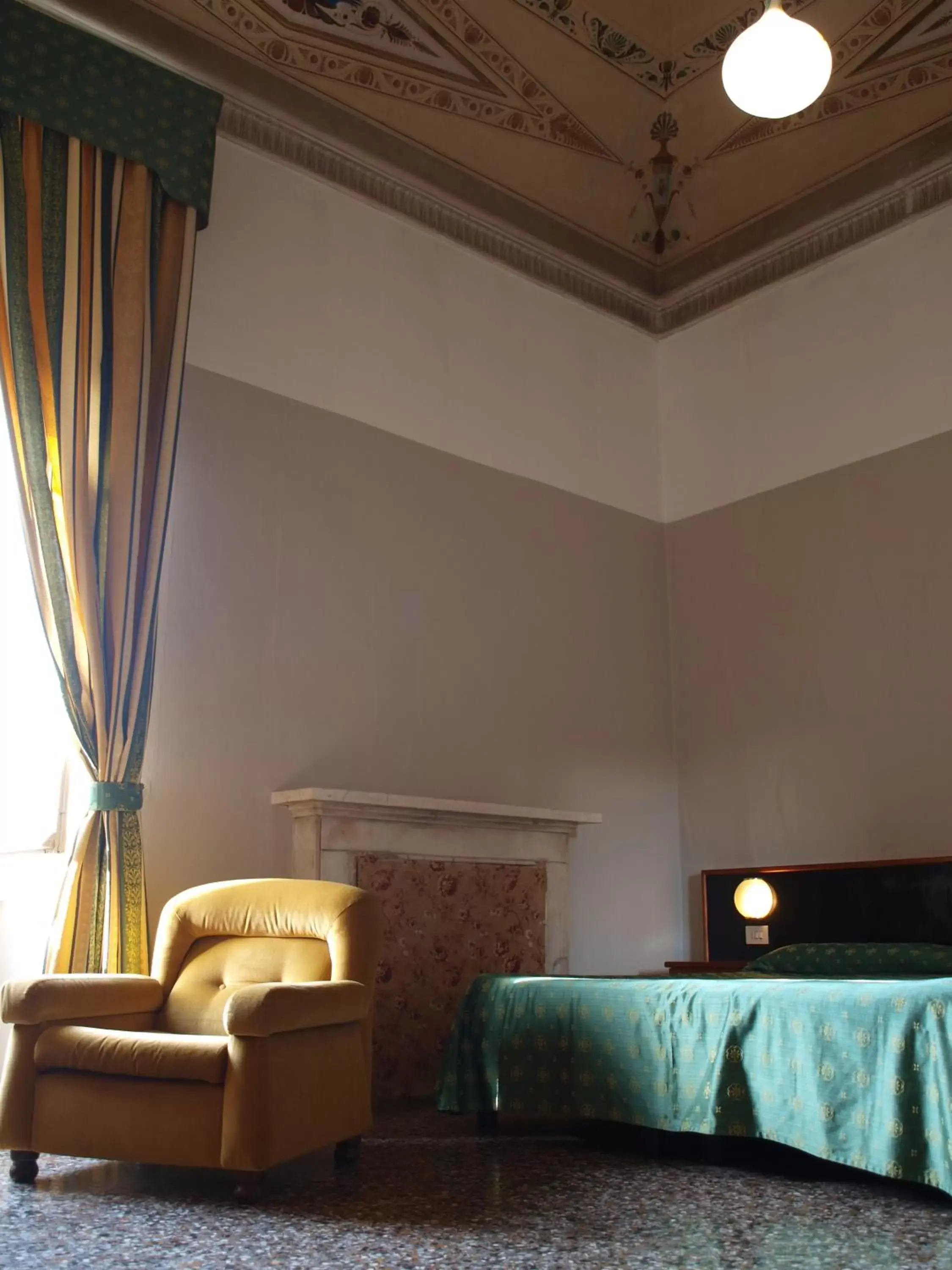 Photo of the whole room, Seating Area in Hotel Villa Bonera