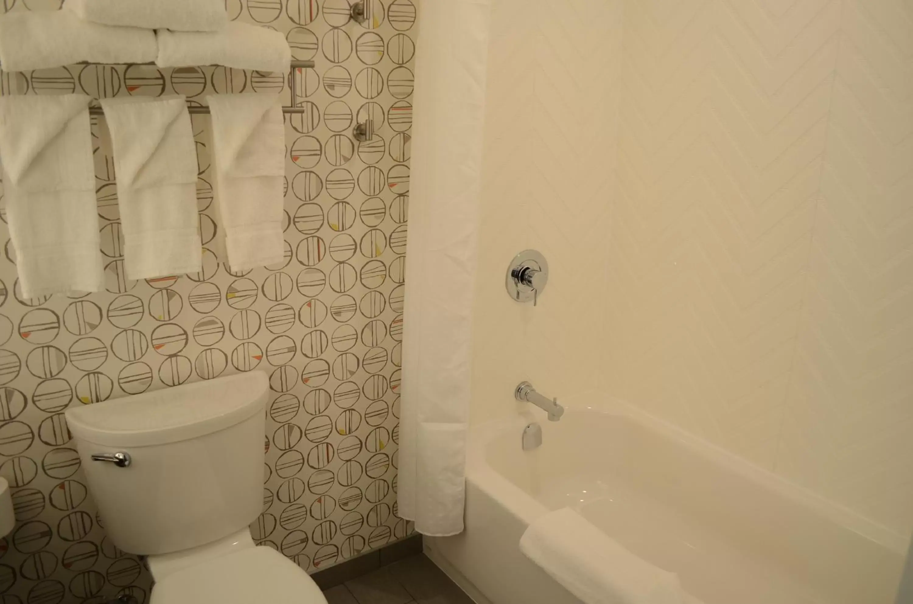 Bathroom in Holiday Inn Edmonton South - Evario Events by IHG Bathroom in Holiday Inn Edmonton South - Evario Events by IHG