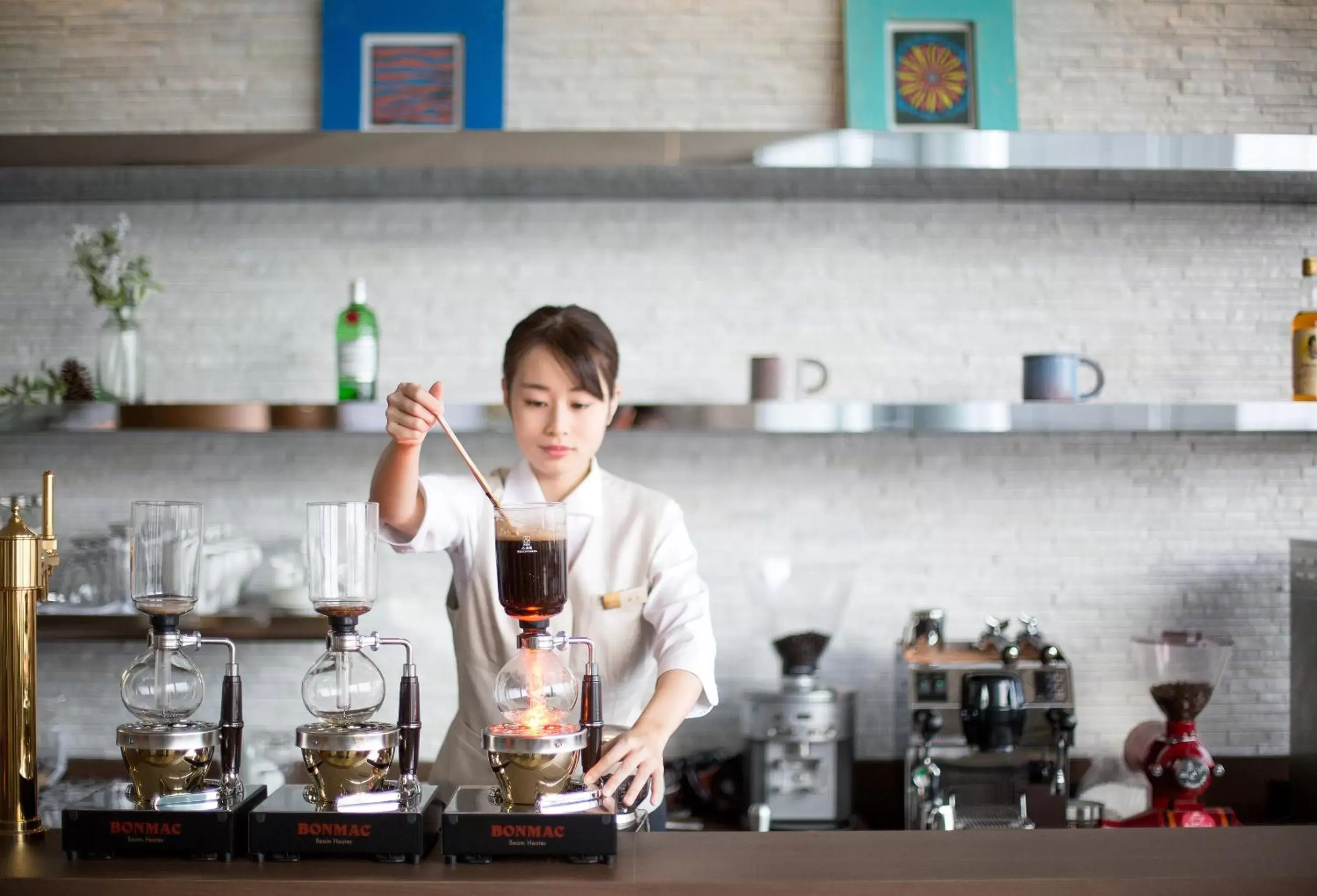 Lounge or bar, Kitchen/Kitchenette in Lake Biwa Otsu Prince Hotel