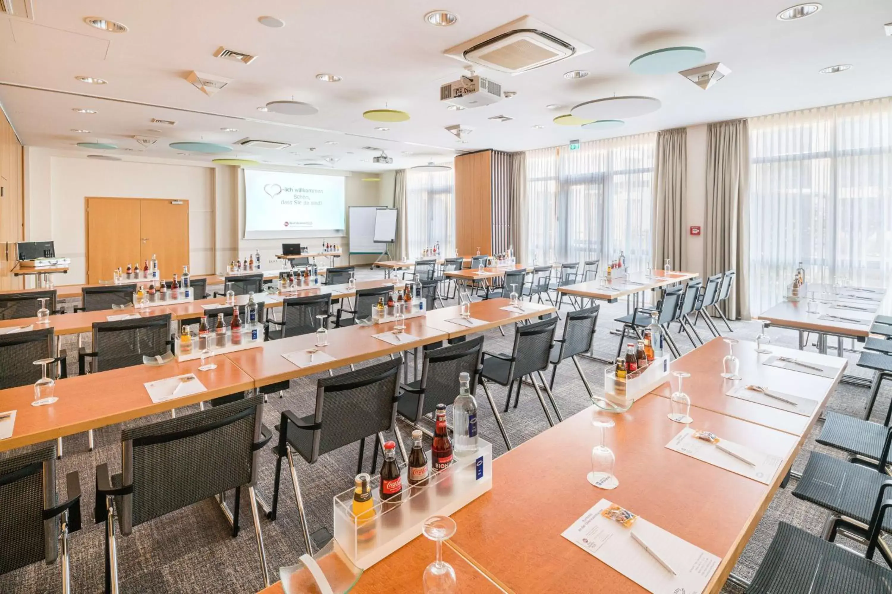 Meeting/conference room, Restaurant/Places to Eat in Best Western Plus Kurhotel an der Obermaintherme