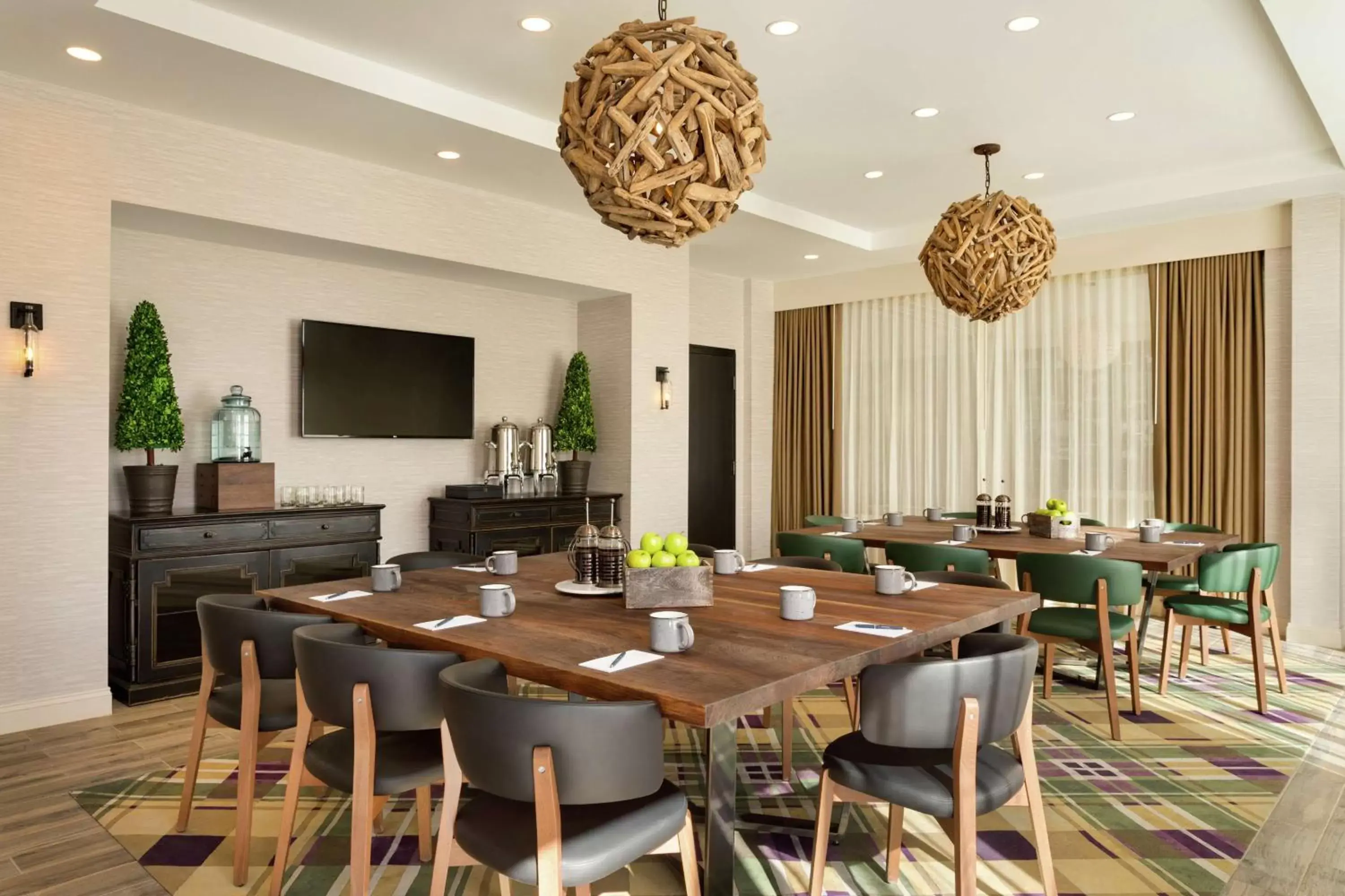 Meeting/conference room, Restaurant/Places to Eat in Hotel Saranac, Curio Collection By Hilton