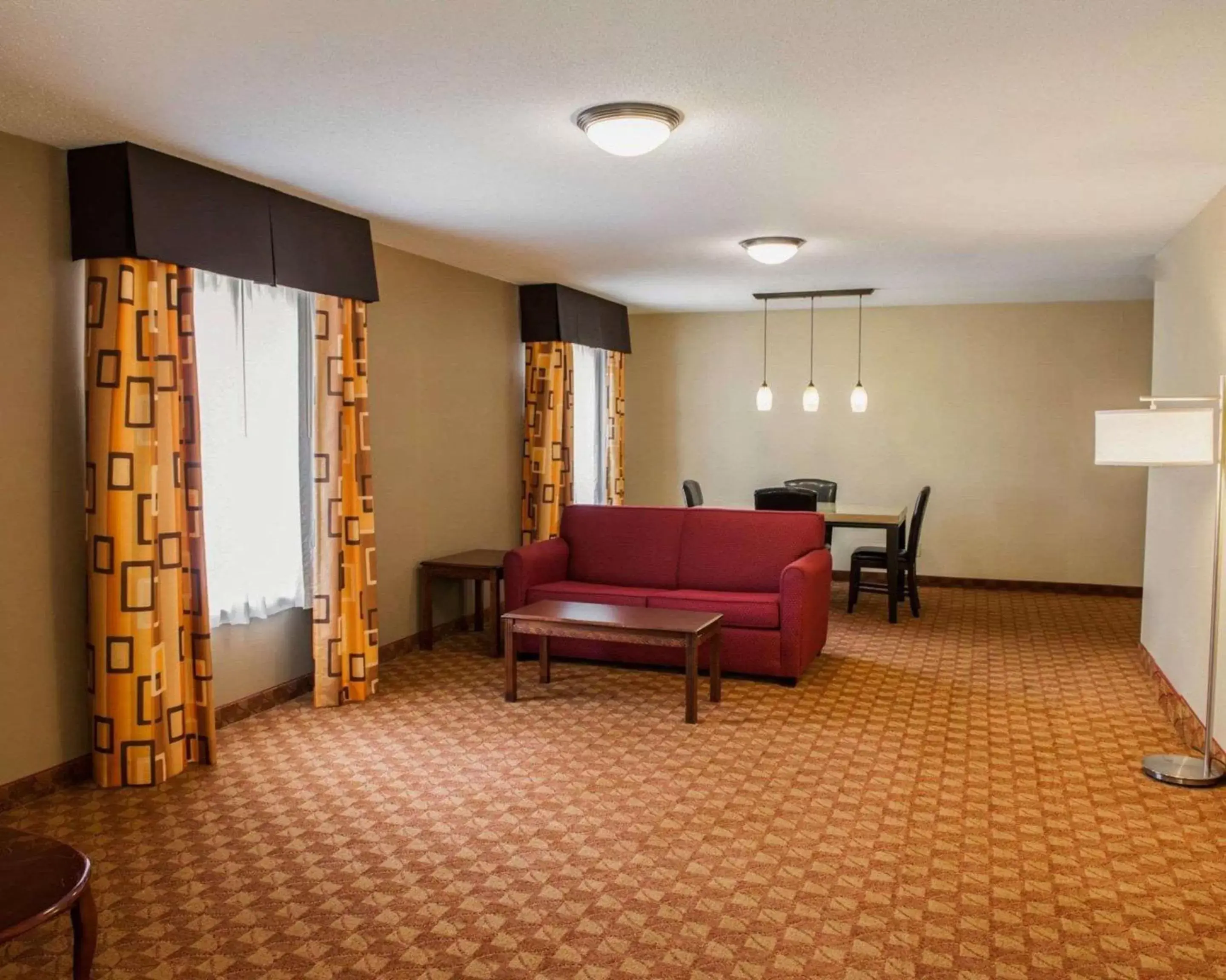 Photo of the whole room, Seating Area in Quality Inn Franklin I-65