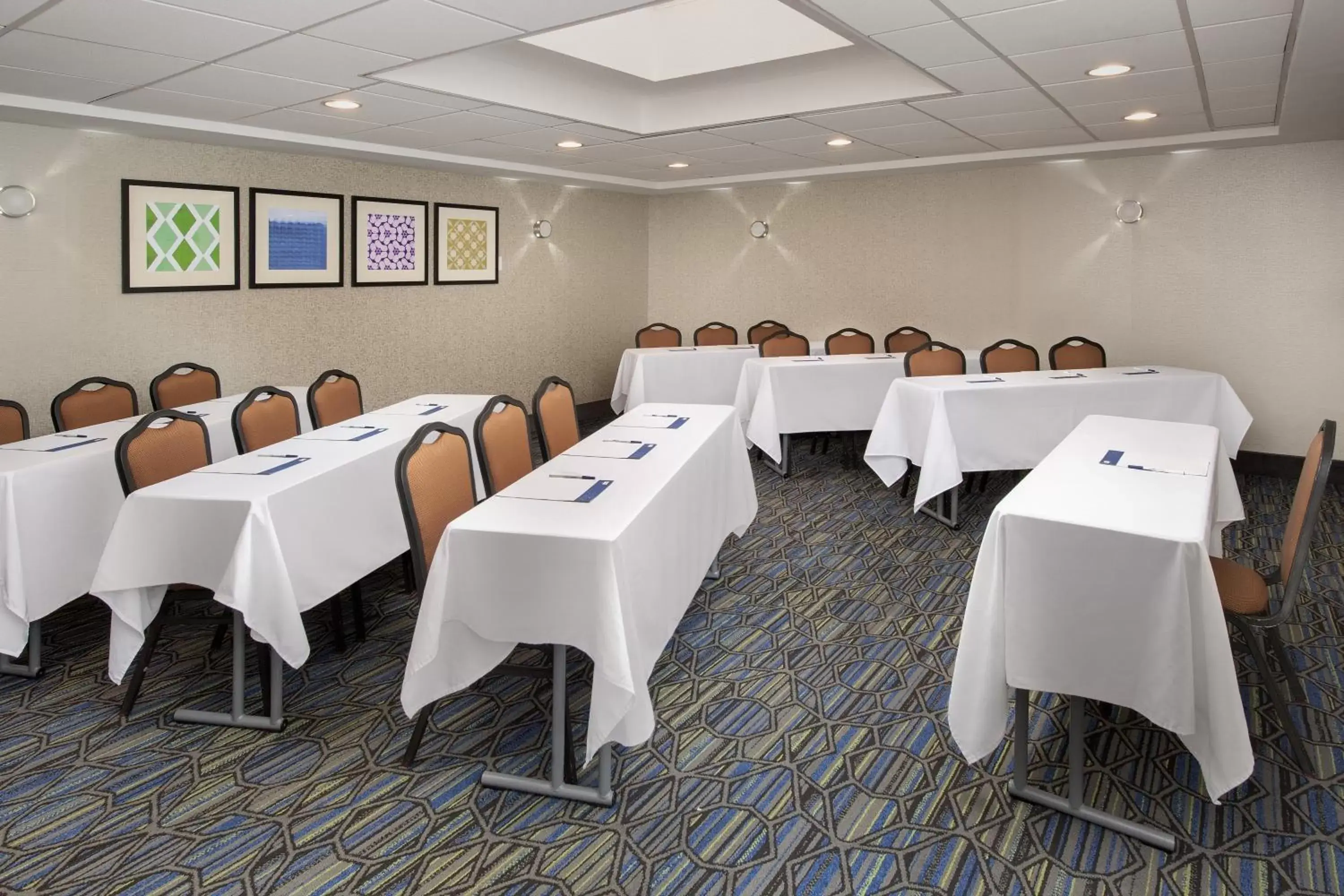 Meeting/conference room in Holiday Inn Express Saugus Logan Airport, an IHG hotel