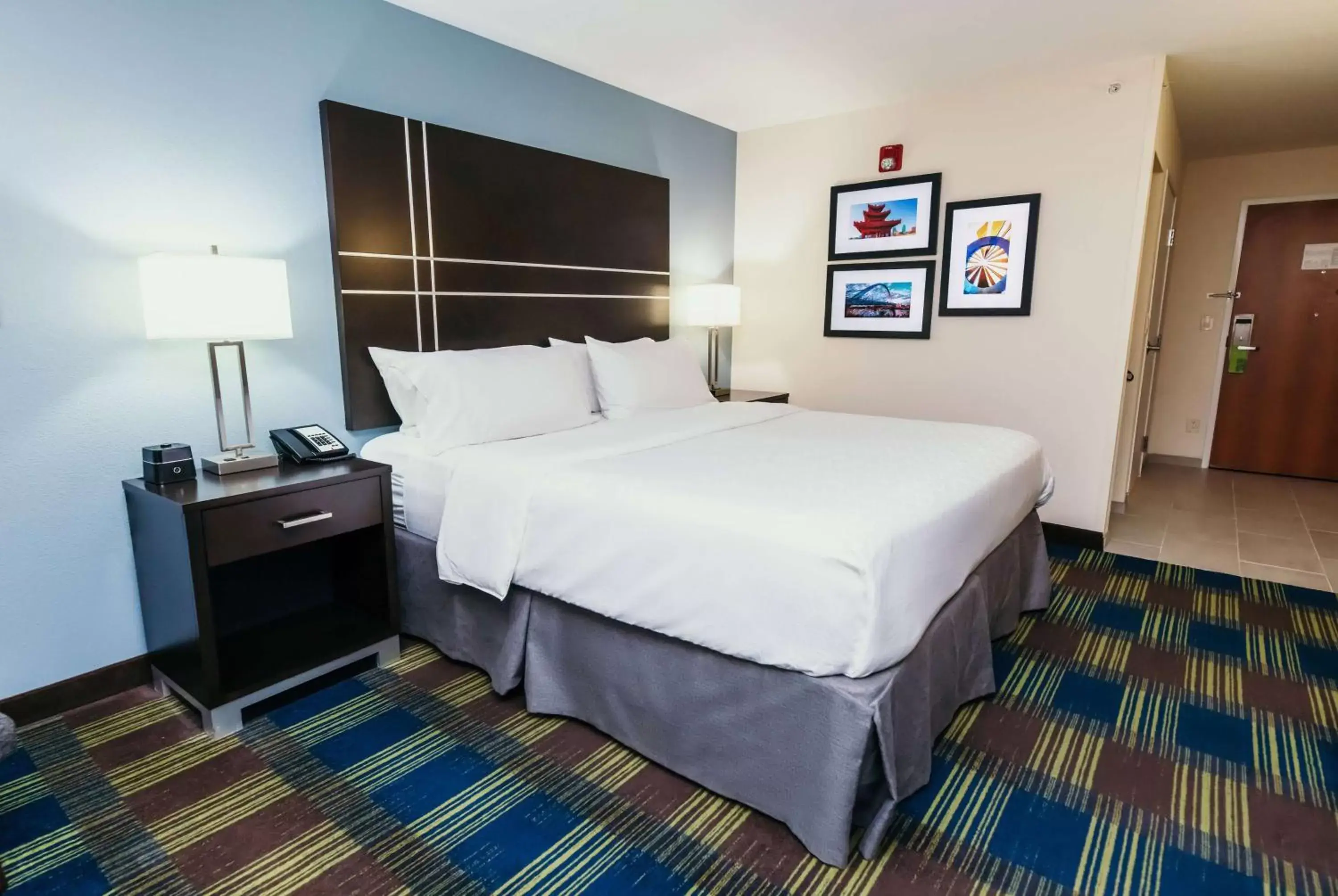Photo of the whole room, Bed in La Quinta Inn & Suites by Wyndham Ankeny IA - Des Moines IA