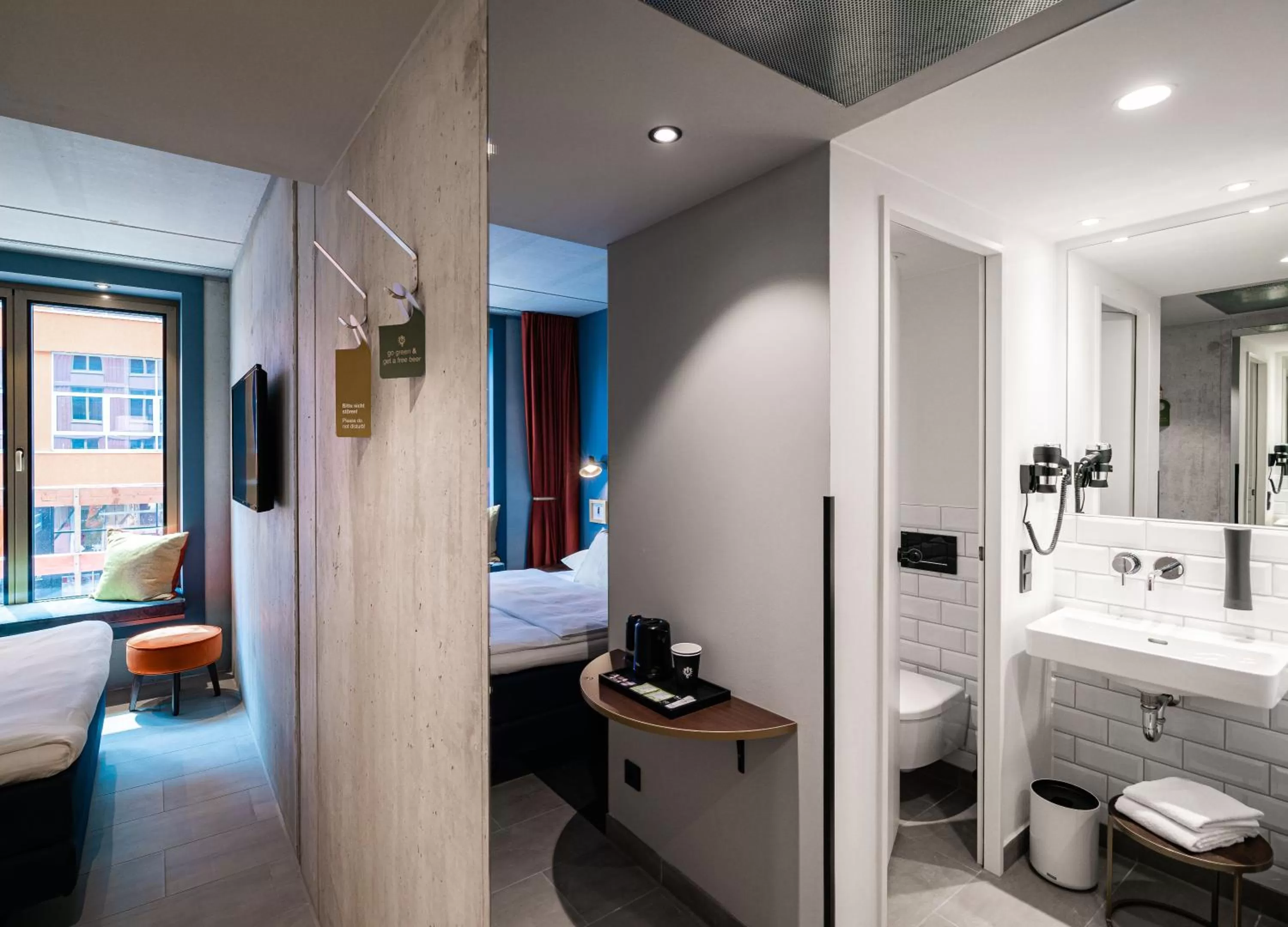Shower, Bed in gambino hotel WERKSVIERTEL