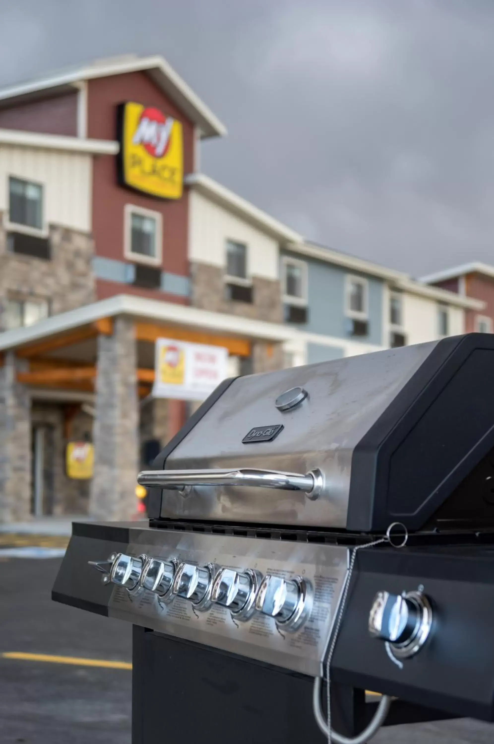 BBQ facilities, Property Building in My Place Hotel Twin Falls ID