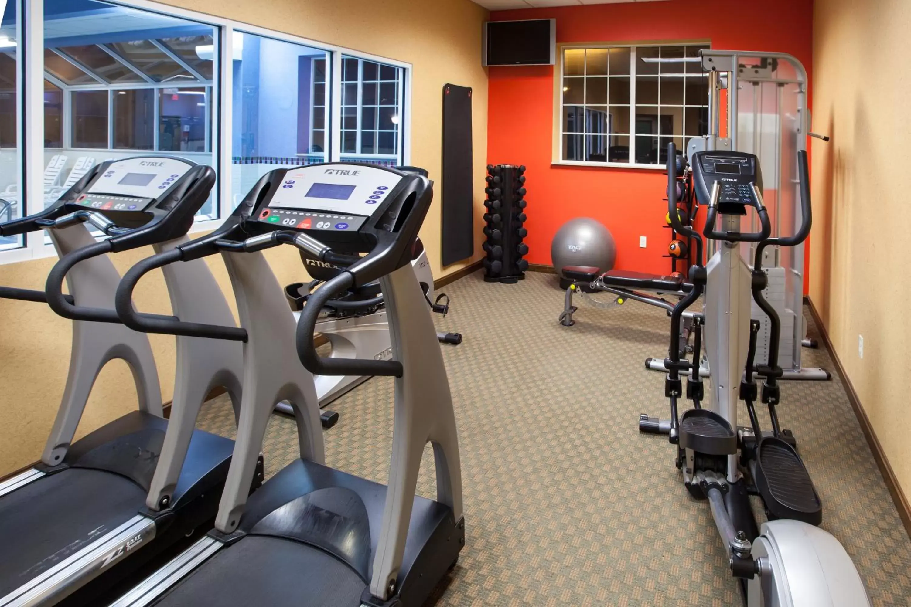 Fitness centre/facilities, Fitness Center/Facilities in Country Inn & Suites by Radisson, Grand Rapids East, MI