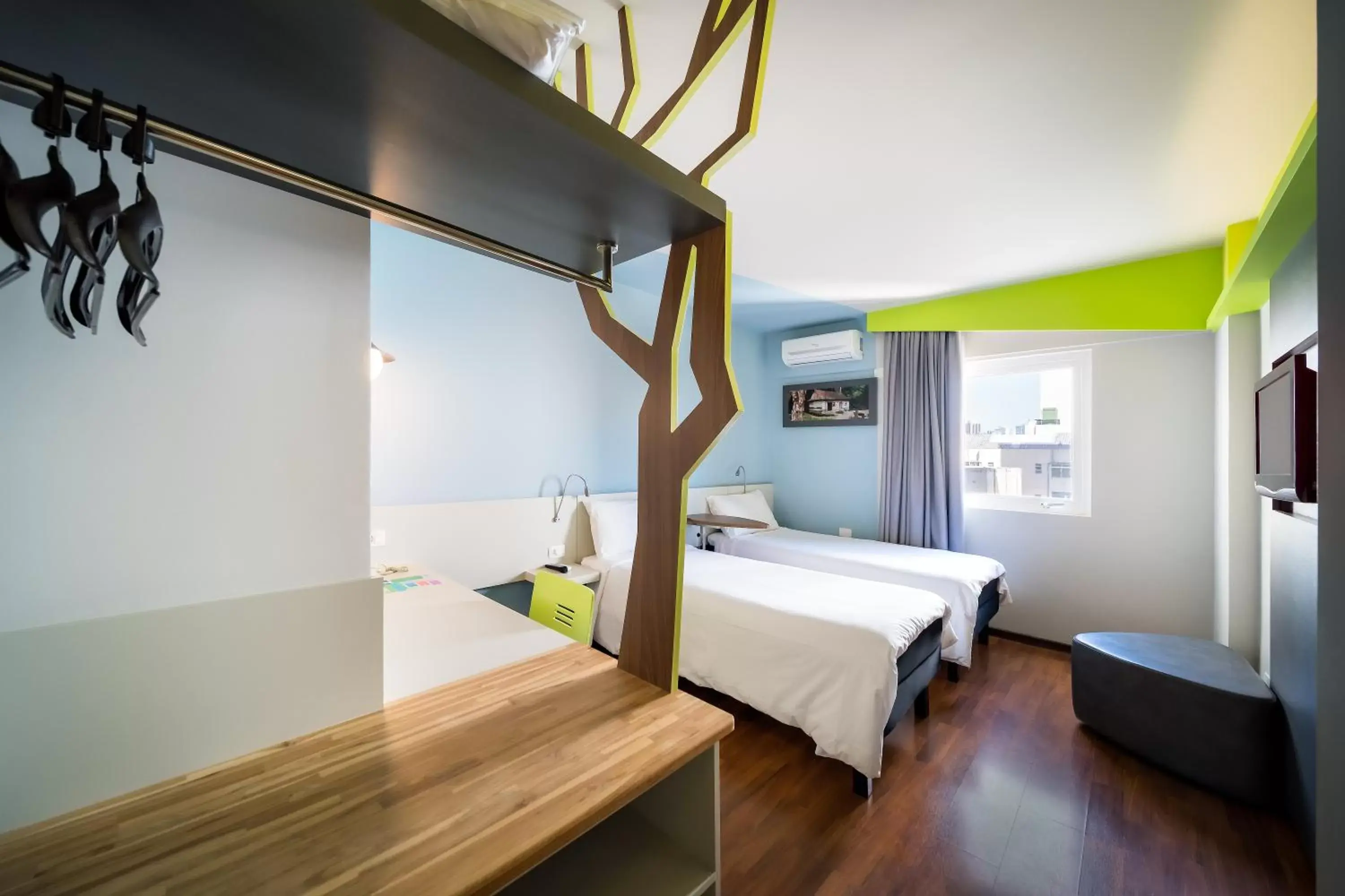 Photo of the whole room, Bed in ibis Styles Curitiba Centro Civico