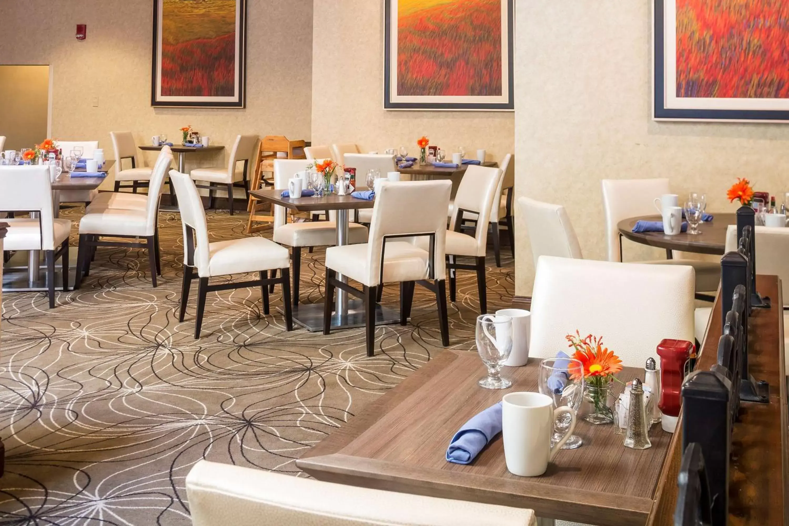 Dining area, Restaurant/Places to Eat in DoubleTree by Hilton Boston-Milford