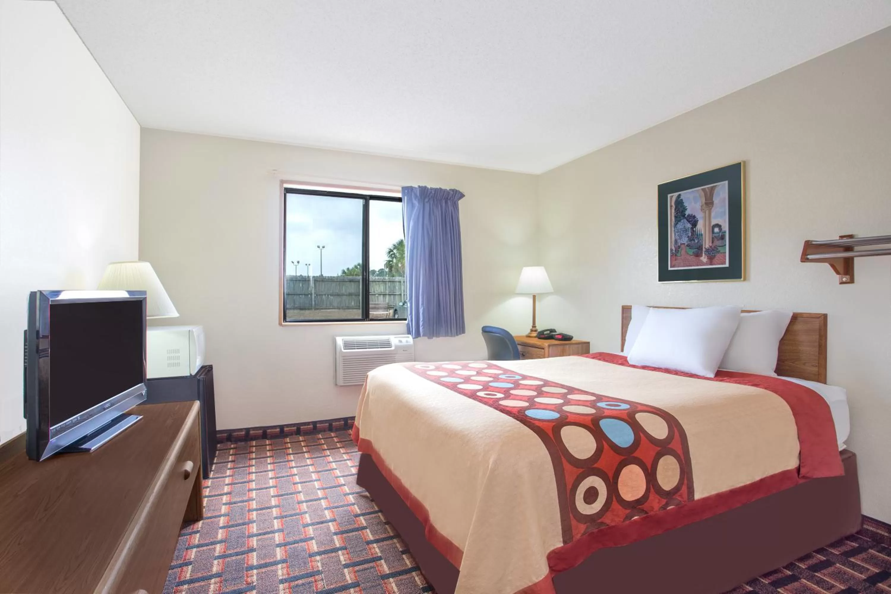 Photo of the whole room, Bed in Super 8 by Wyndham Douglas