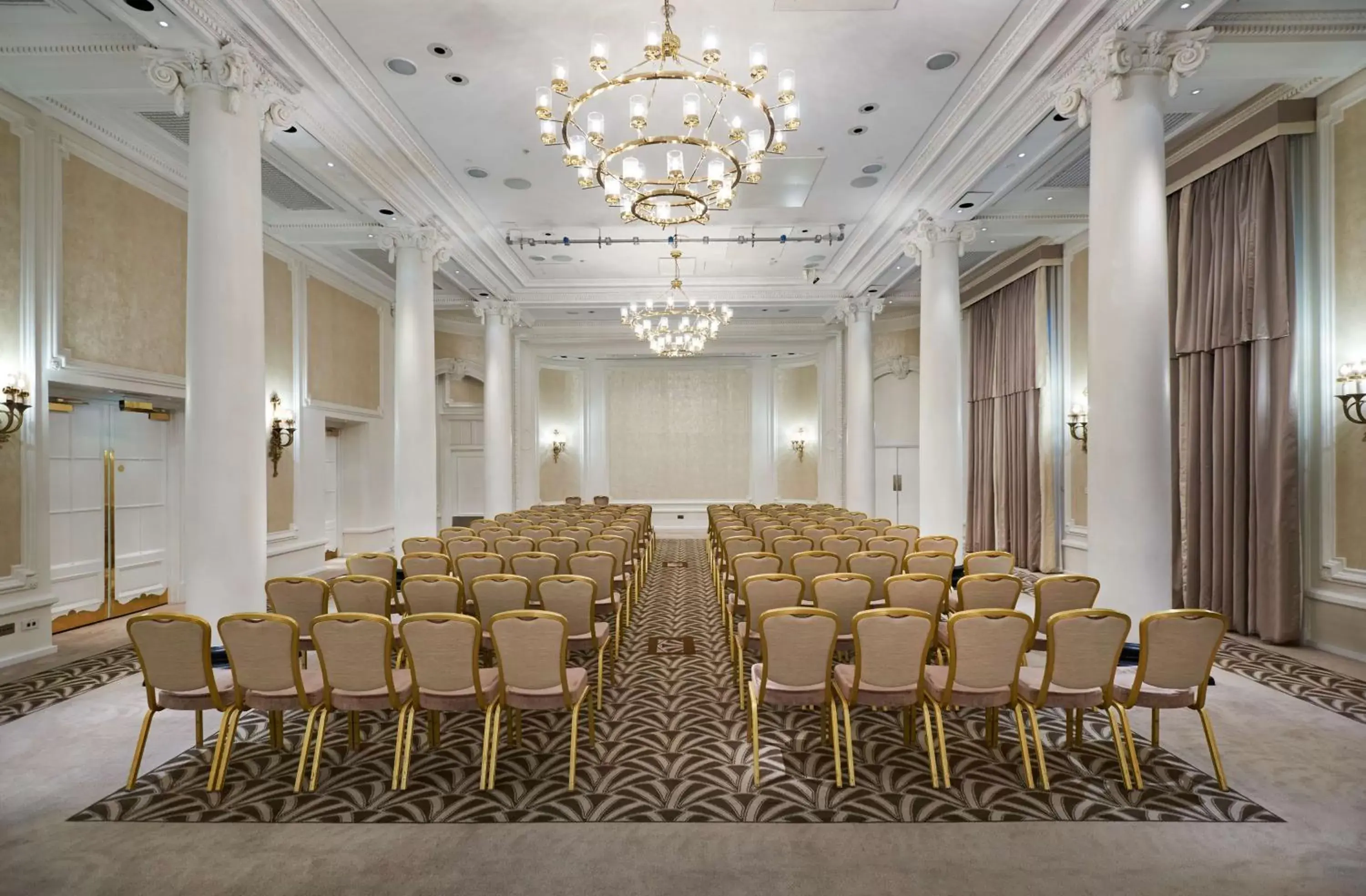 Meeting/conference room in The Waldorf Hilton