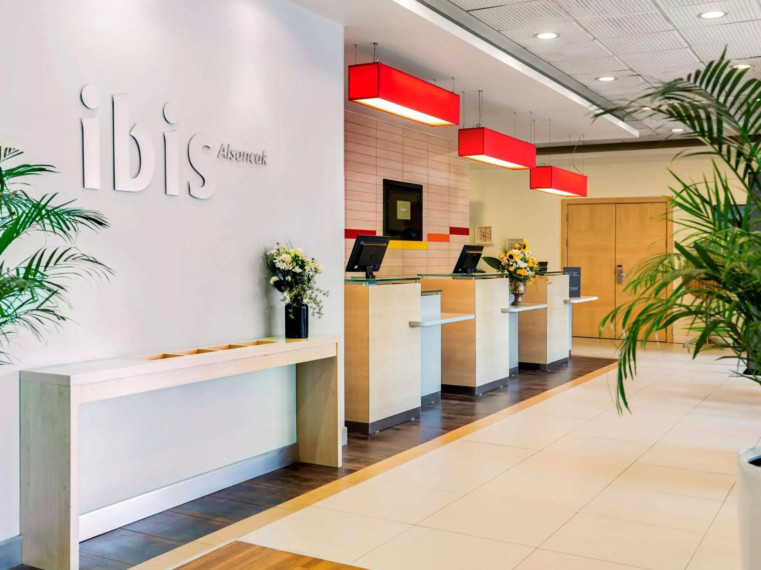 Property building, Lobby/Reception in Ibis Izmir Alsancak