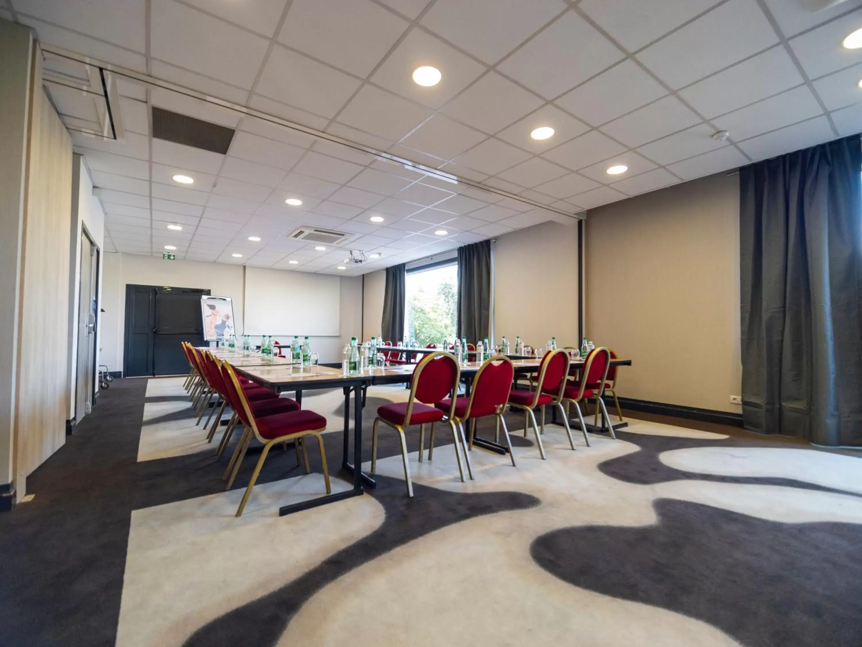 Business facilities in Mercure Bordeaux Lac