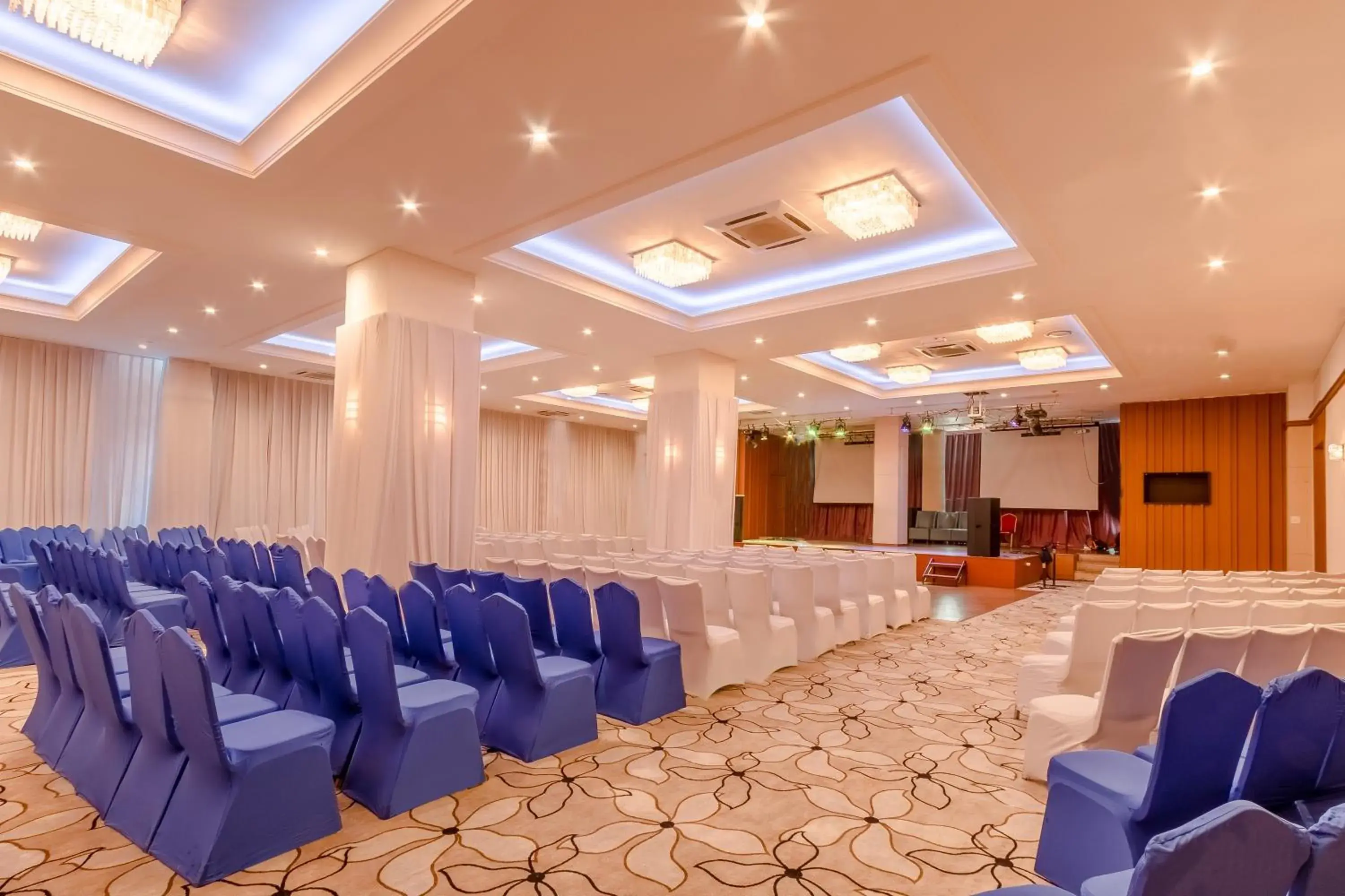 Business facilities, Banquet Facilities in The Blue Sky Hotel and Tower