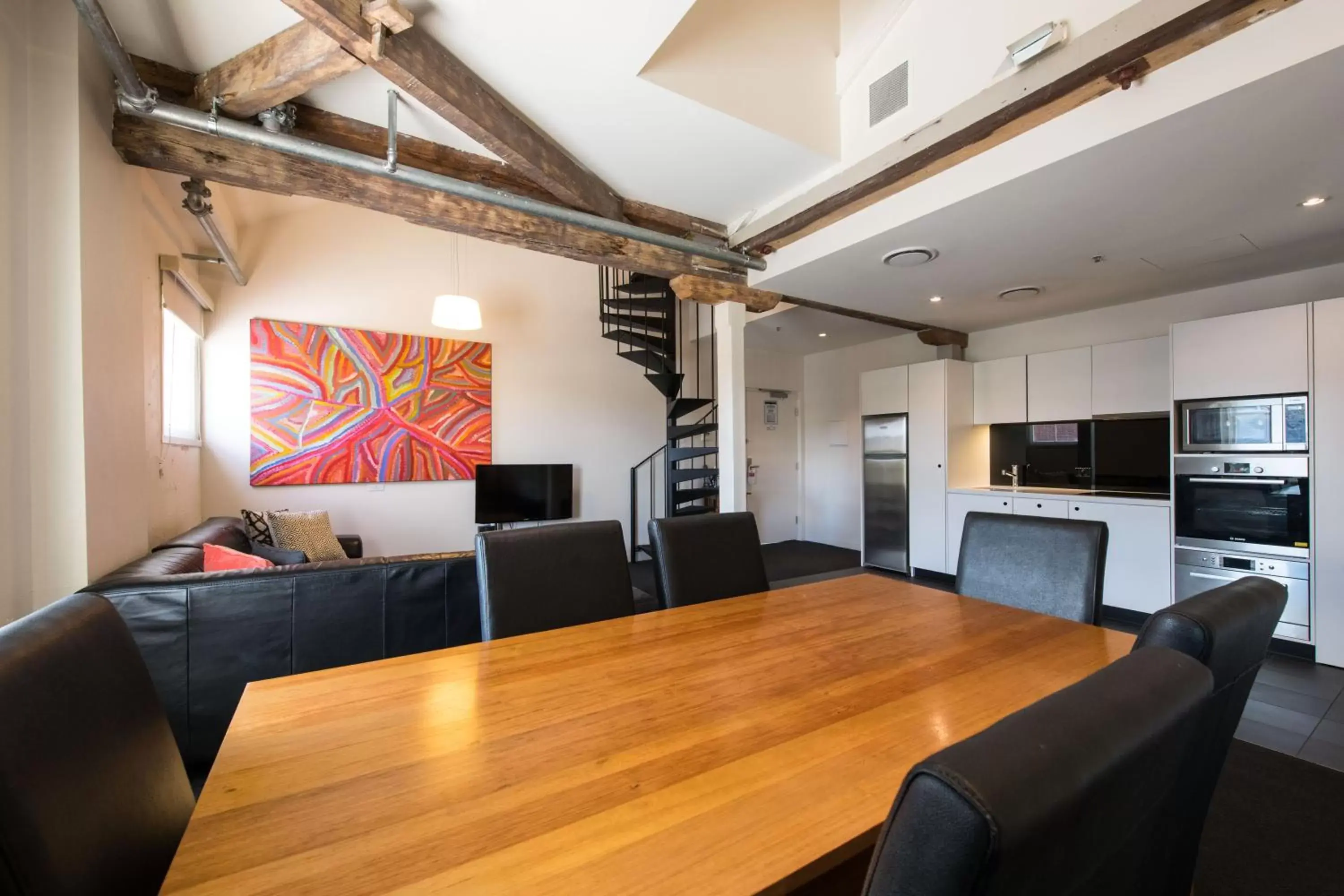 Dining Area in Sullivans Cove Apartments