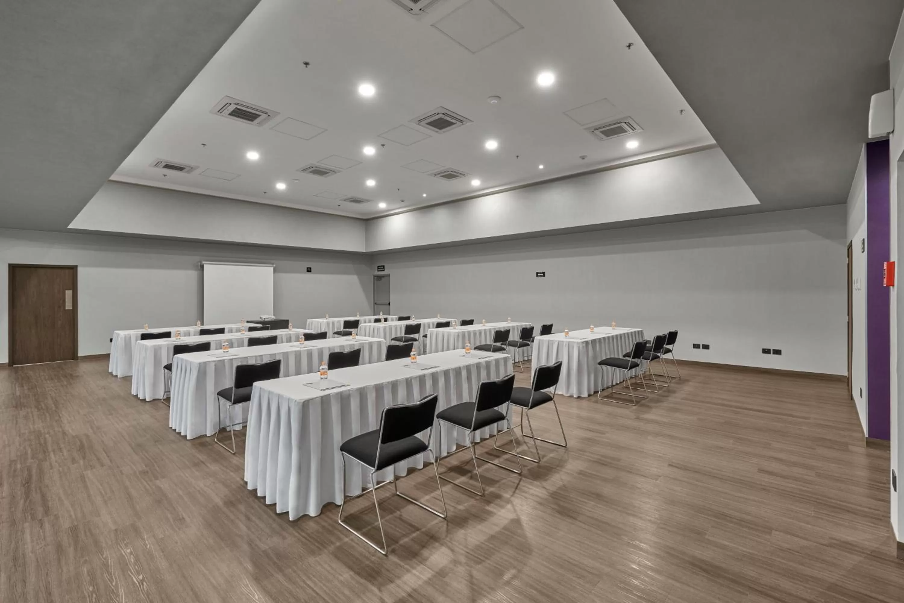 Meeting/conference room in City Express by Marriott Tapachula