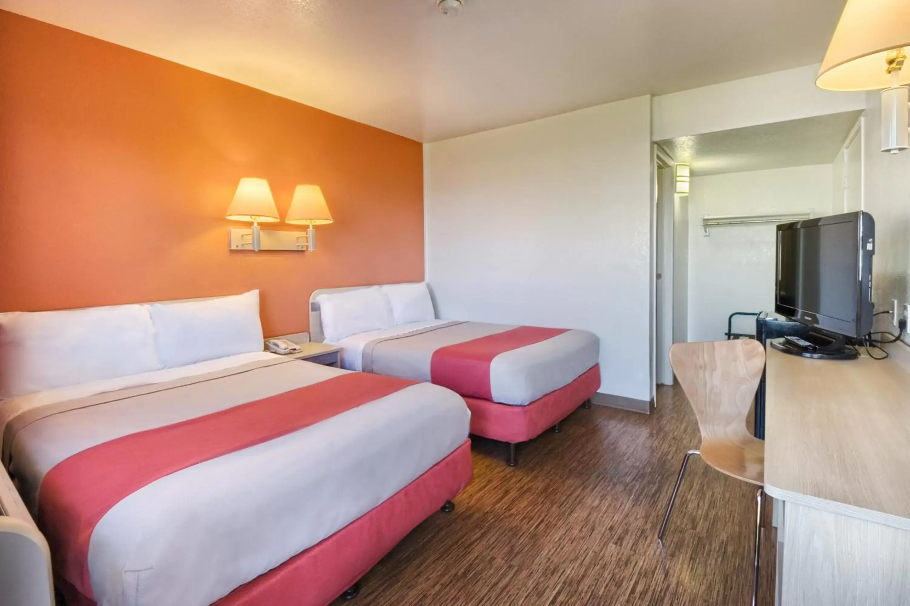 Bedroom, Bed in Motel 6-Pendleton, OR Bedroom, Bed in Motel 6-Pendleton, OR