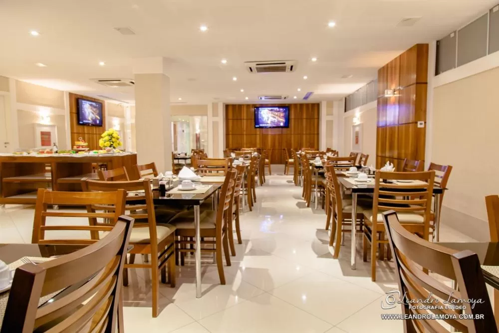Restaurant/places to eat in Capri Hotel