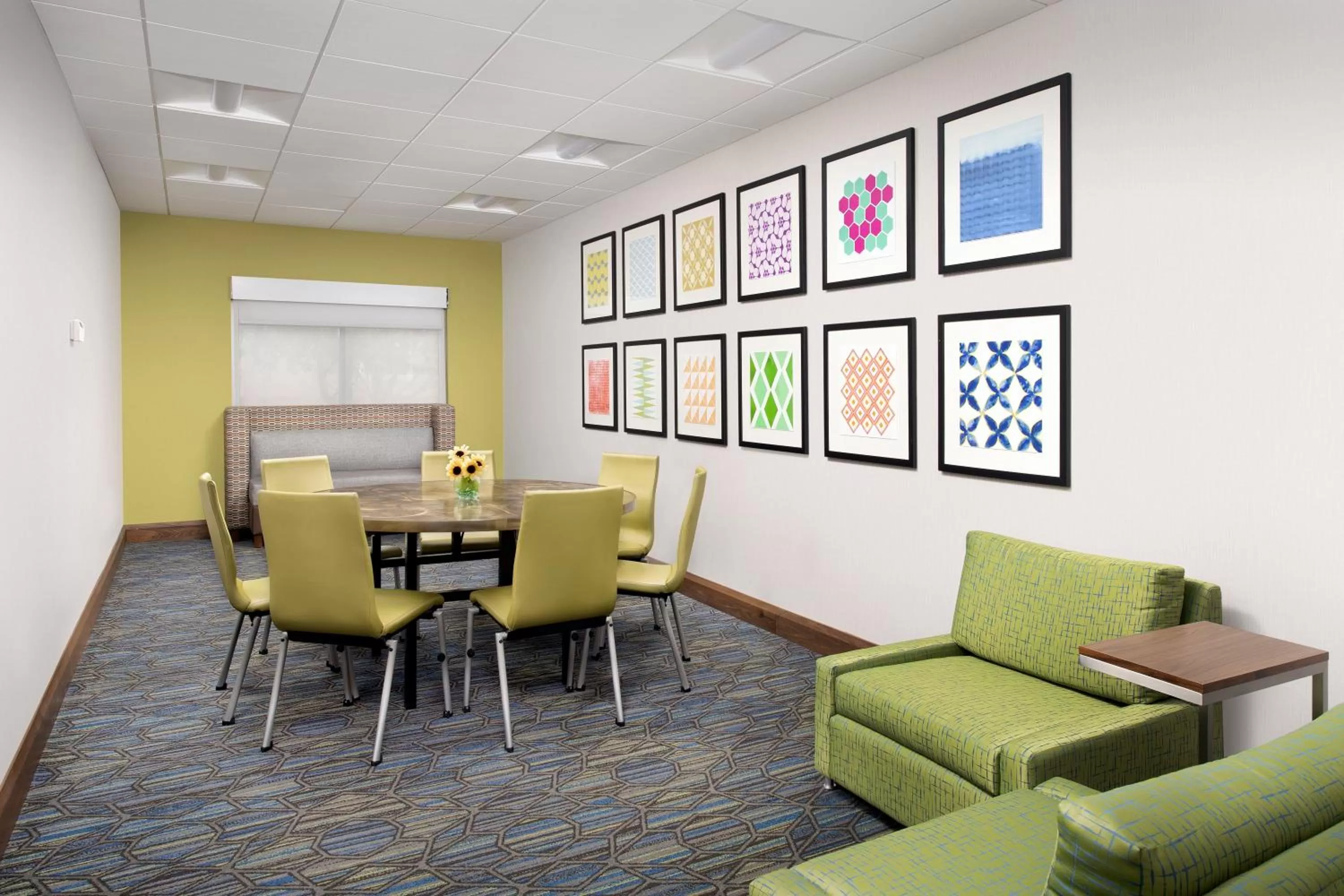 Meeting/conference room in Holiday Inn Express & Suites Baltimore - BWI Airport North by IHG