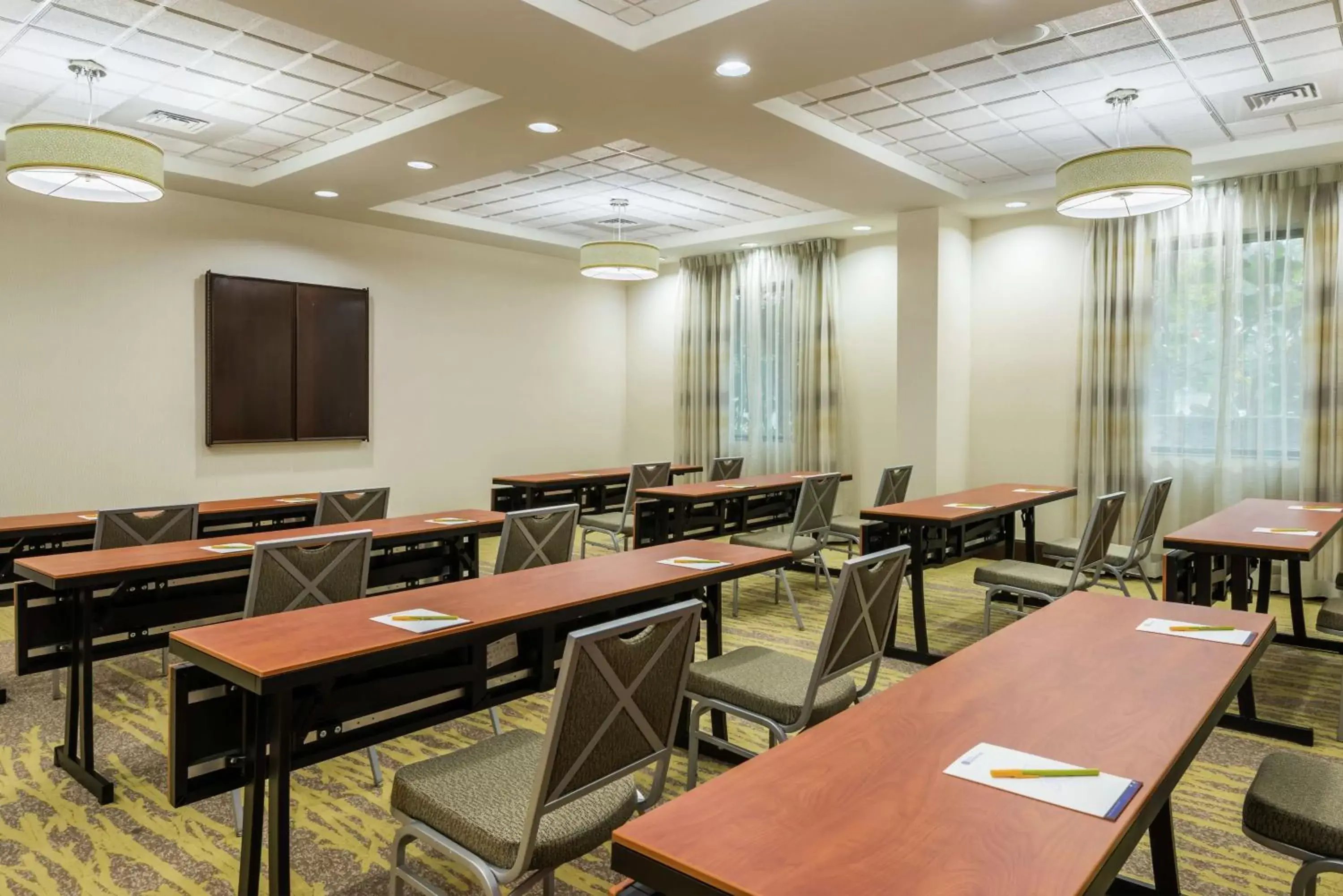 Meeting/conference room, Restaurant/Places to Eat in Hilton Garden Inn West Palm Beach Airport