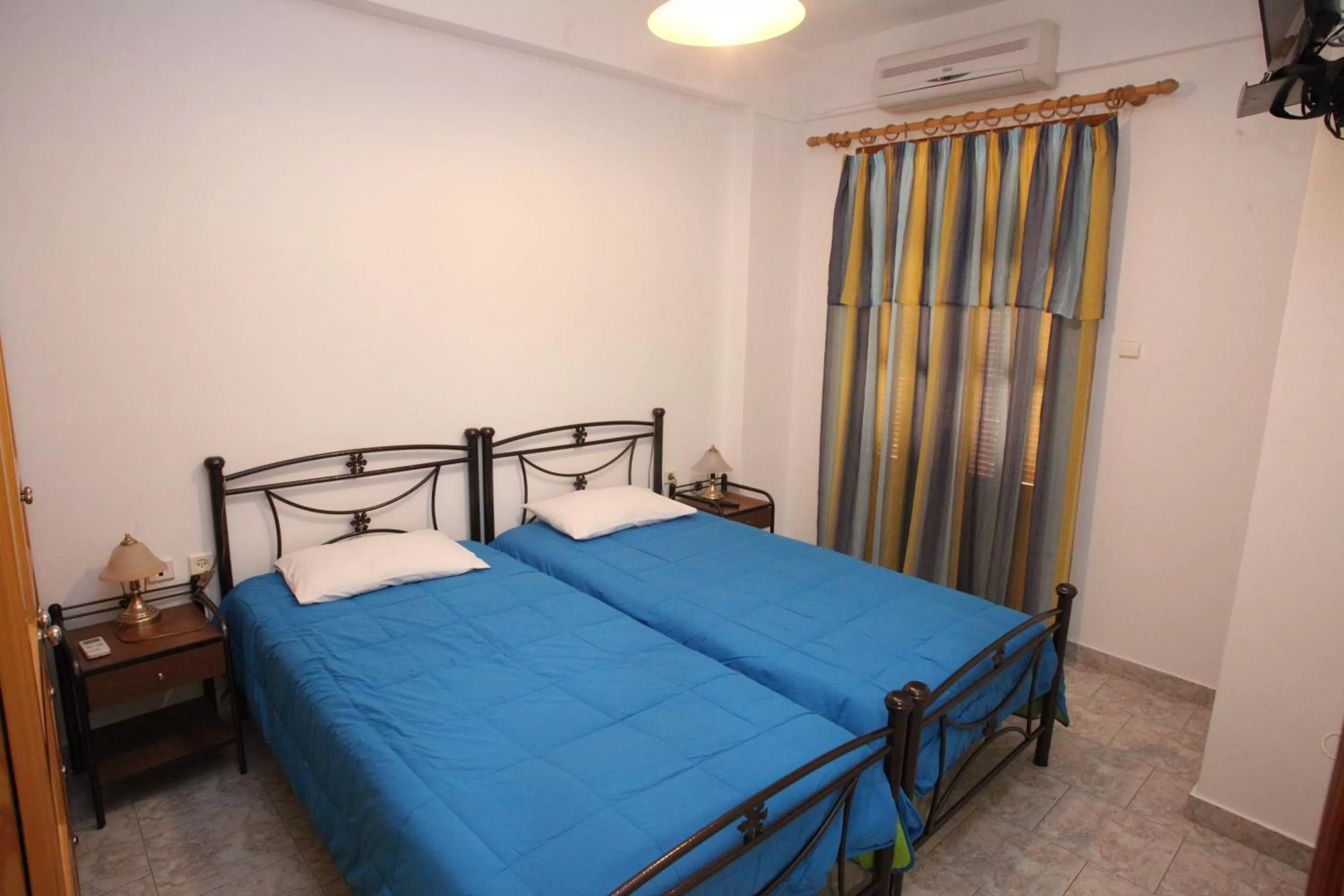 Bed in Afroditi Syros