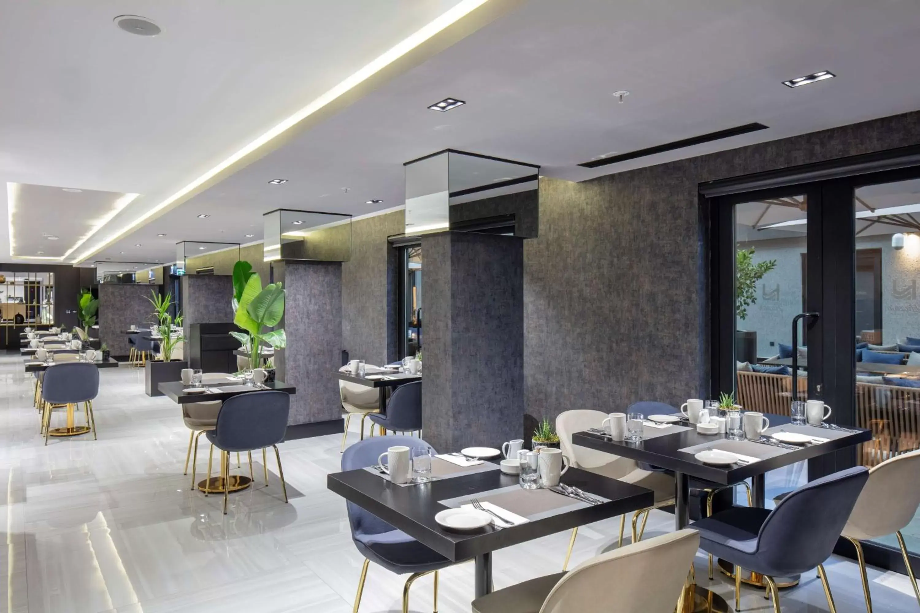 Breakfast, Restaurant/Places to Eat in Radisson Hotel Izmir Aliaga