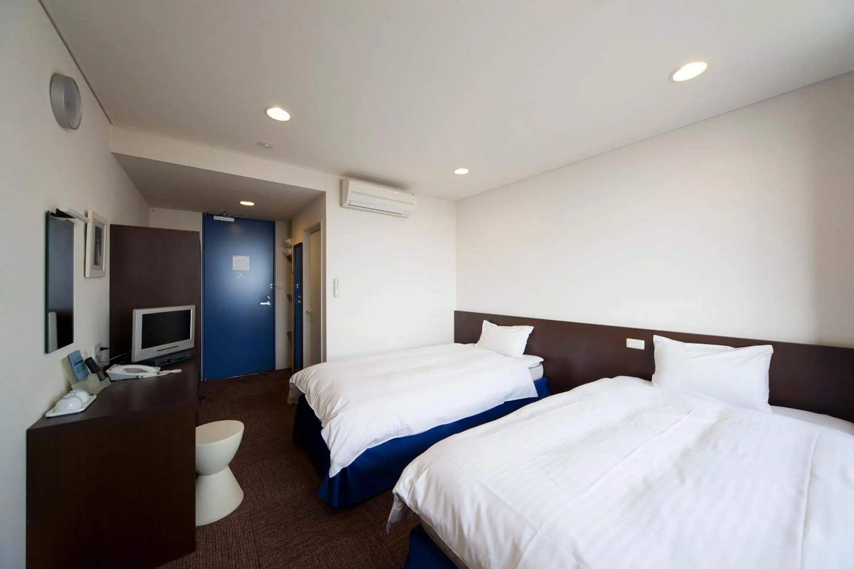 Photo of the whole room, Bed in Hotel Athena Kaigetsu