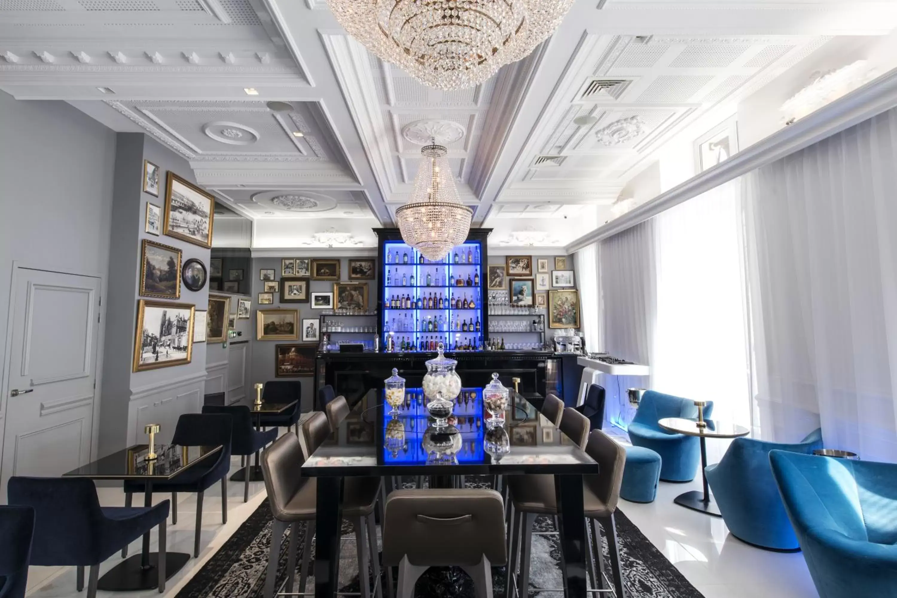 Lounge or bar in Vertigo Hotel, Dijon, a Member of Design Hotels Lounge or bar in Vertigo Hotel, Dijon, a Member of Design Hotels