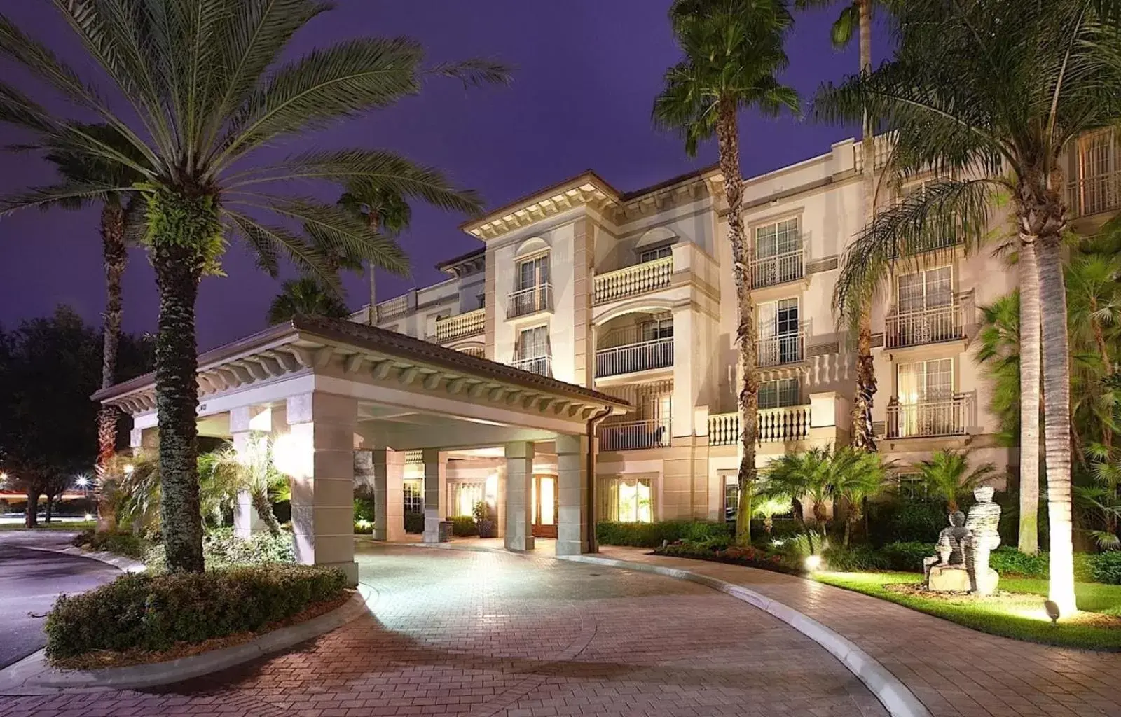 Facade/entrance in Trianon Bonita Bay Hotel