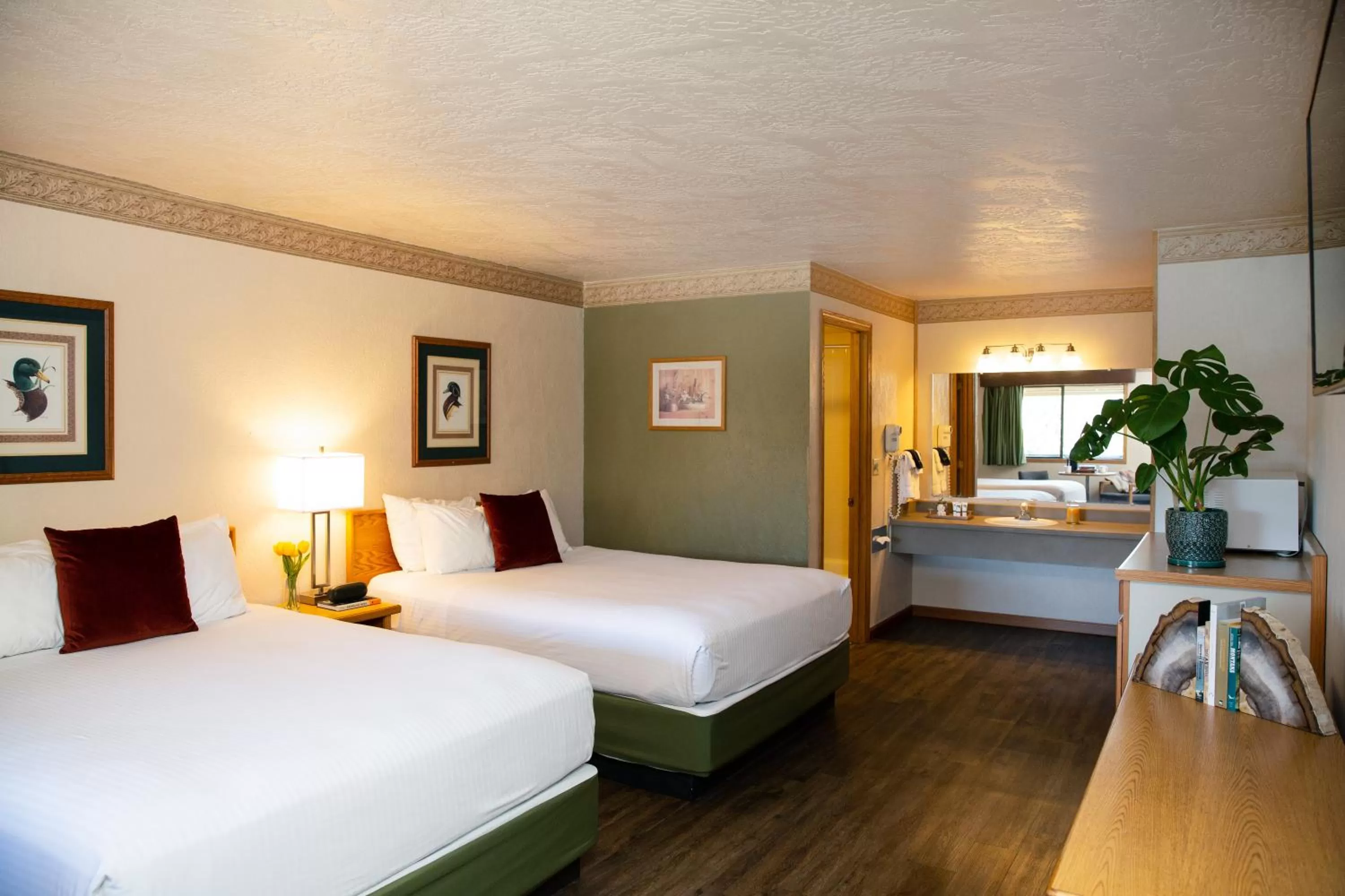 Photo of the whole room, Bed in Timbers Motel