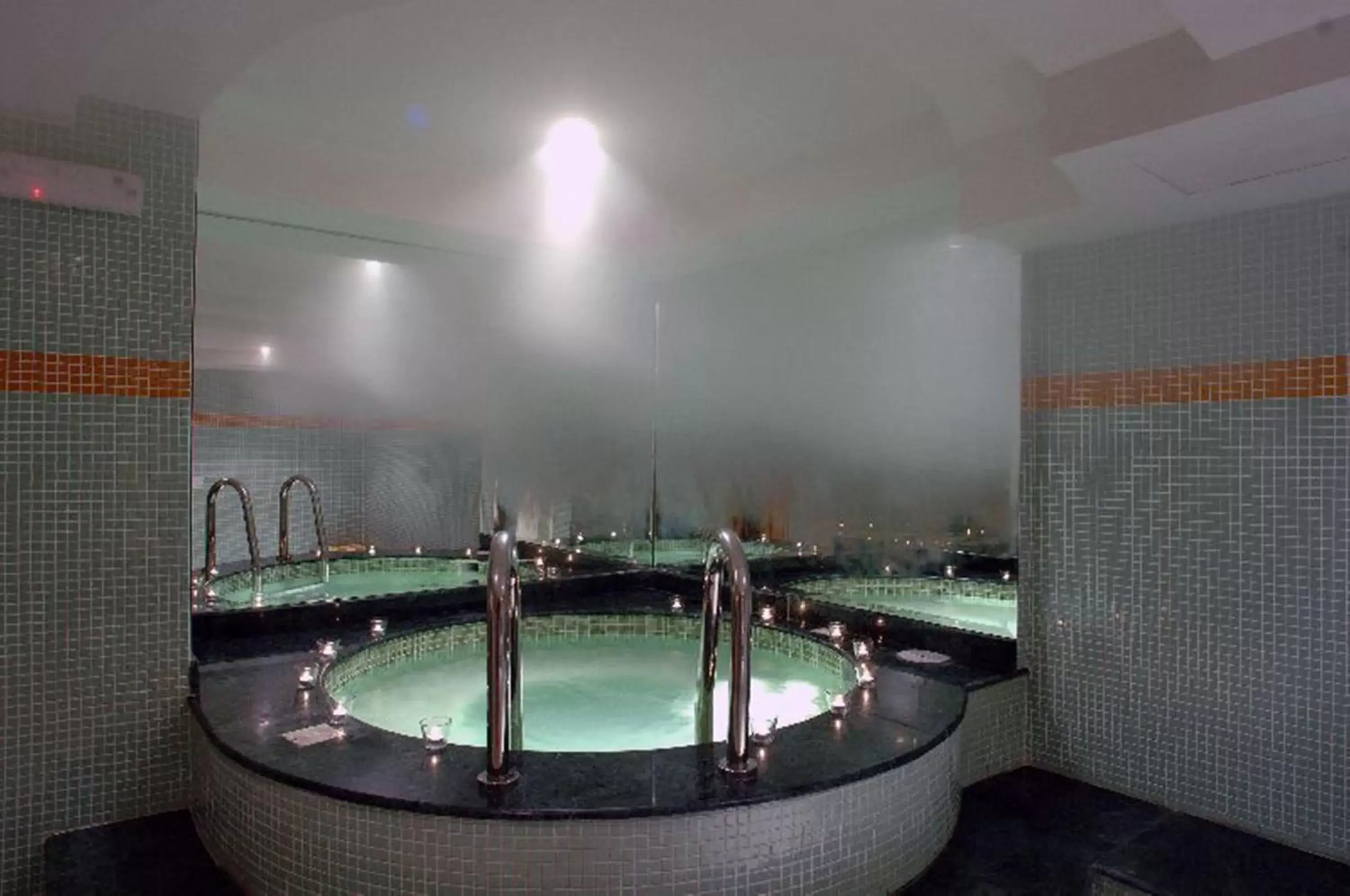 Sauna, Swimming Pool in Mövenpick Hotel Jeddah
