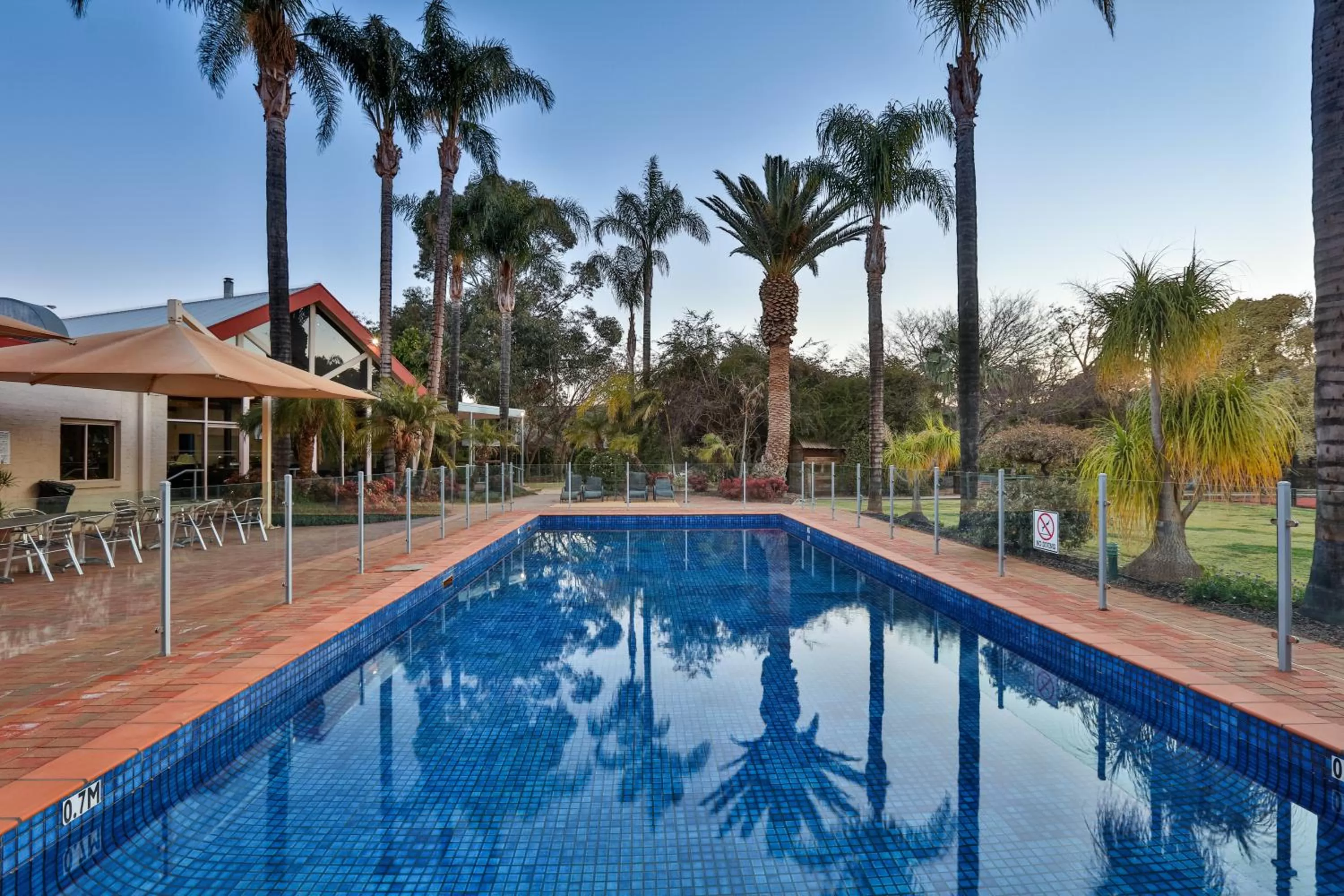 Swimming pool in Mildura Inlander Resort