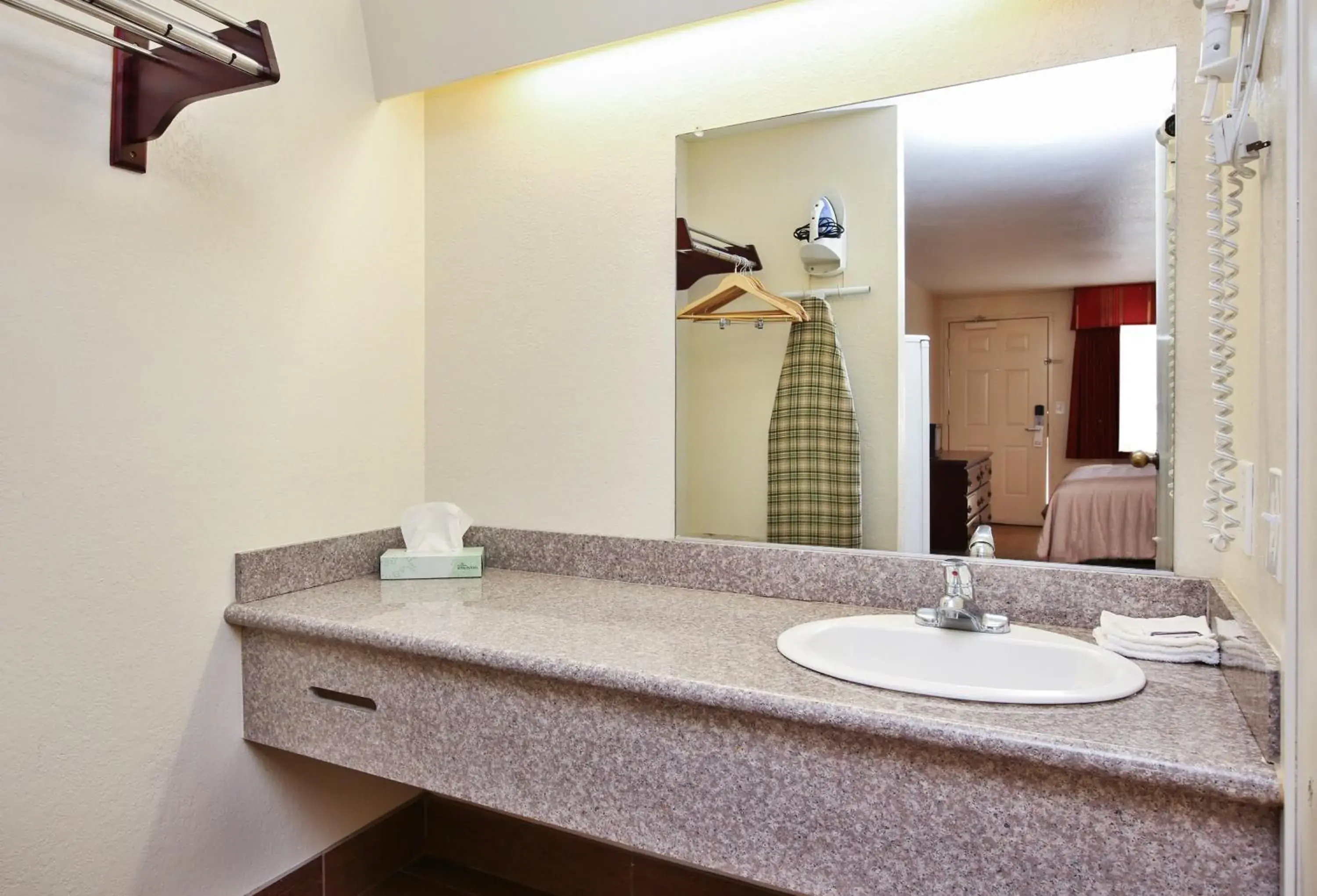 Bathroom in Red Roof Inn Lompoc