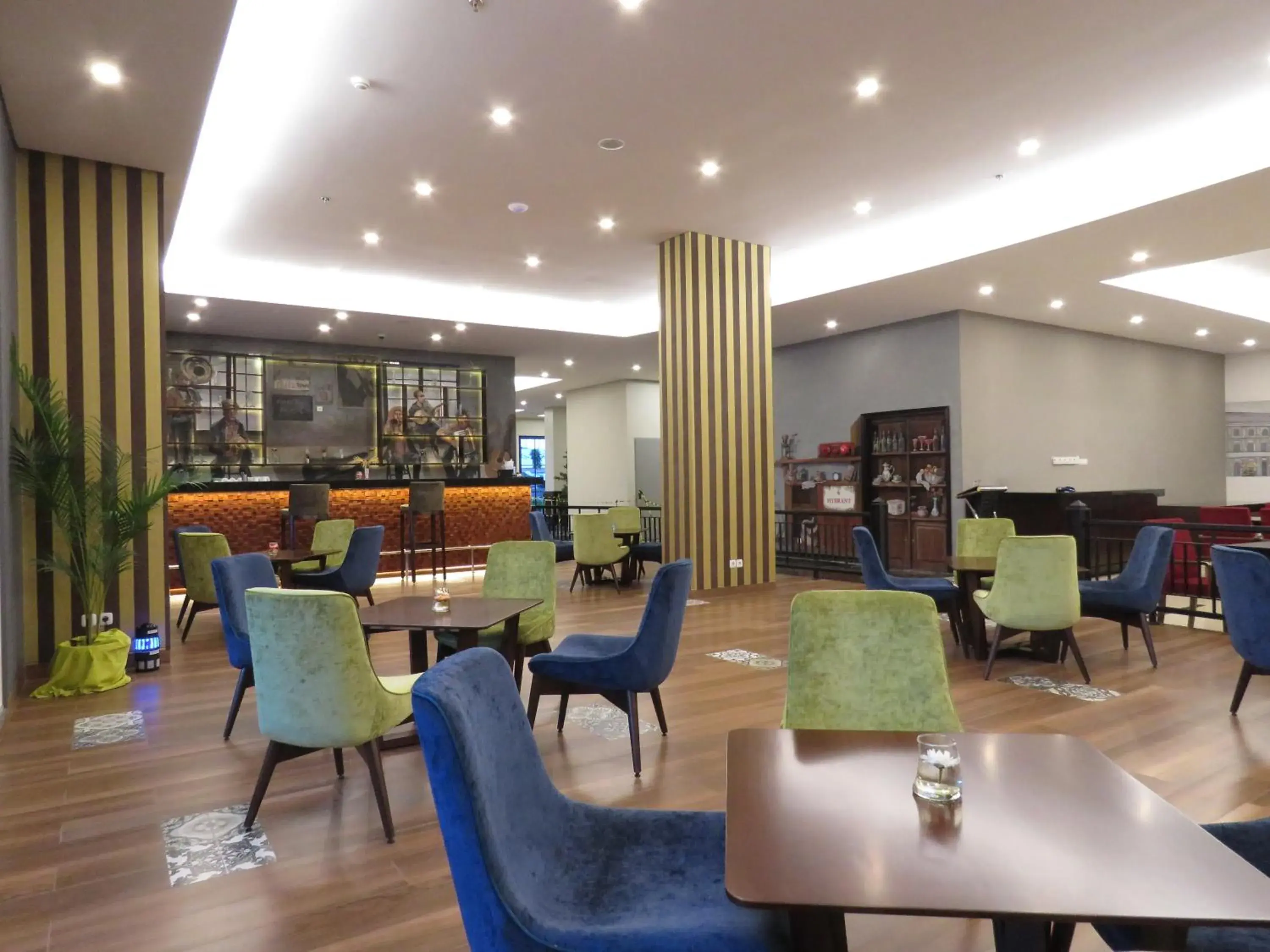 Lounge or bar, Lounge/Bar in d'primahotel Kualanamu Medan