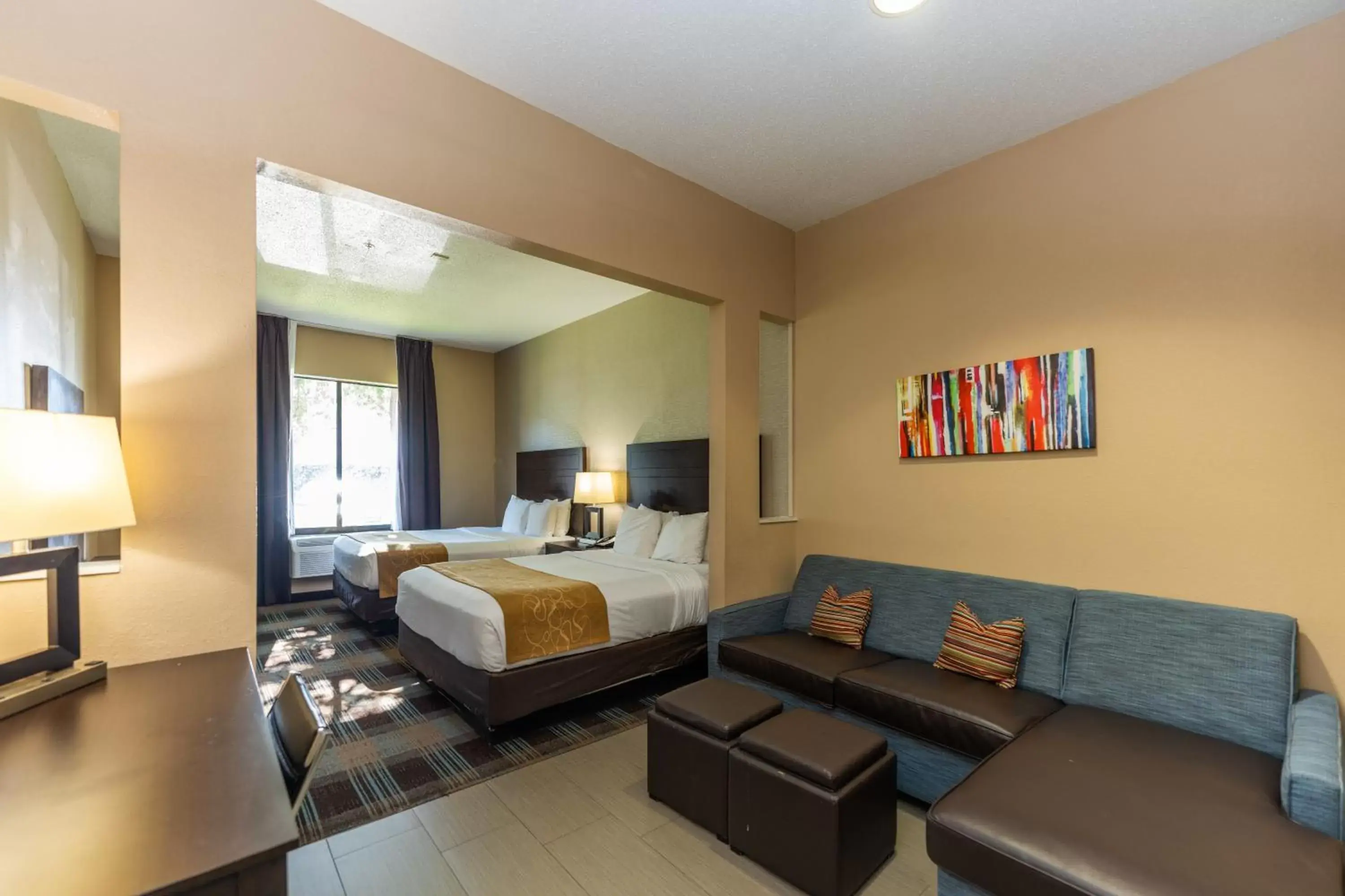 Living room in Comfort Suites Houston West At Clay Road