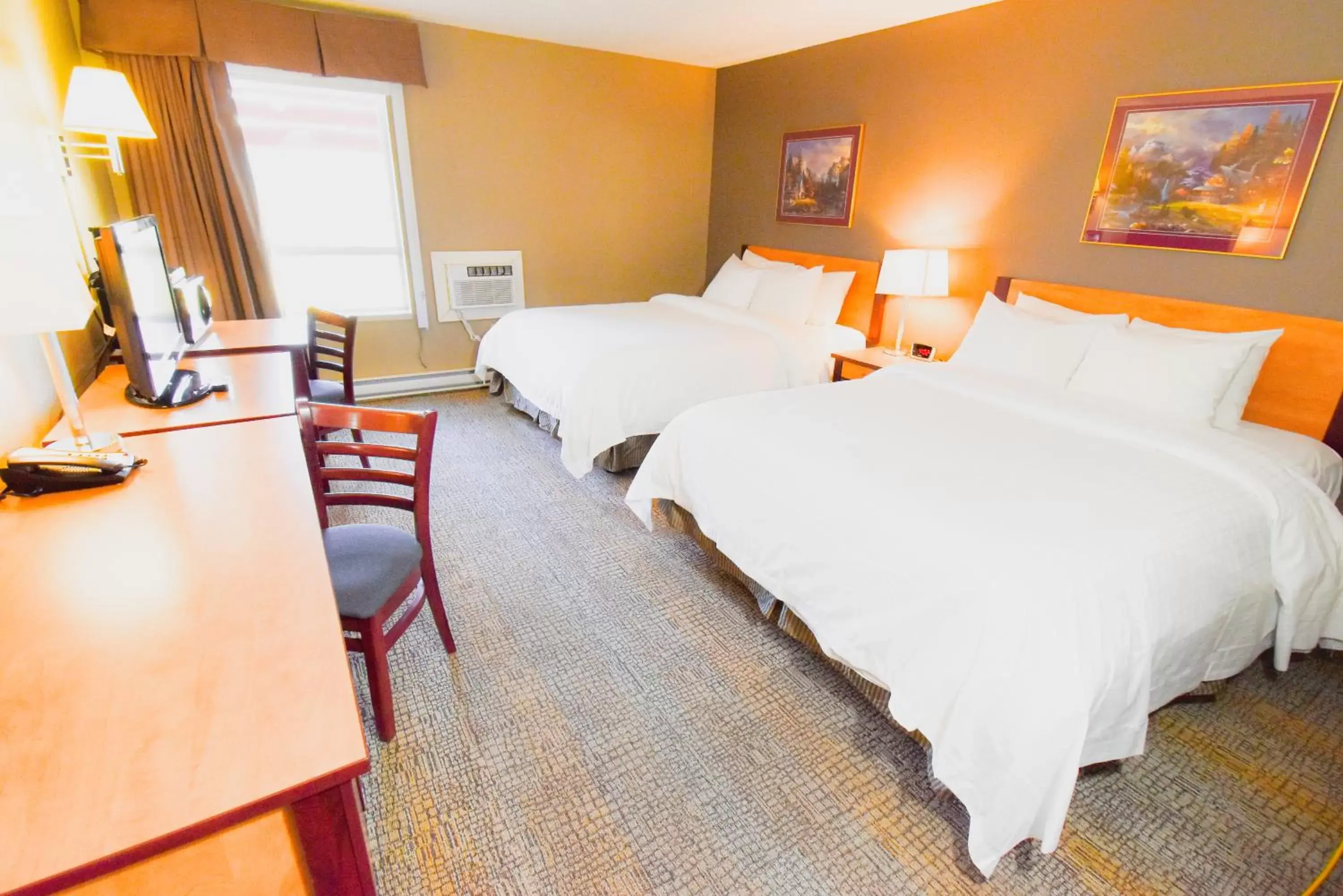 Photo of the whole room, Bed in Canad Inns Destination Centre Windsor Park